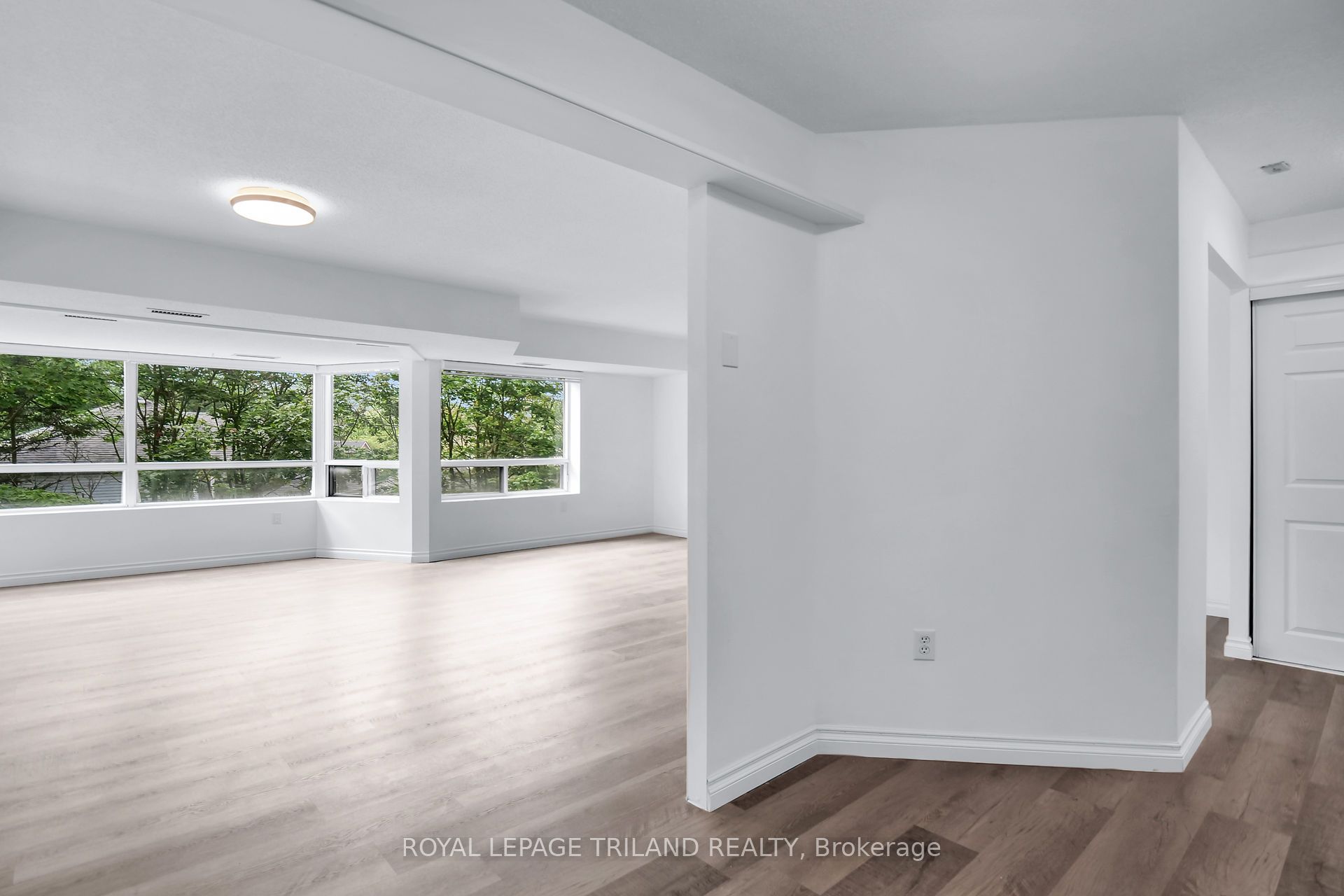 #415 - 521 Riverside Drive Property Photo 12