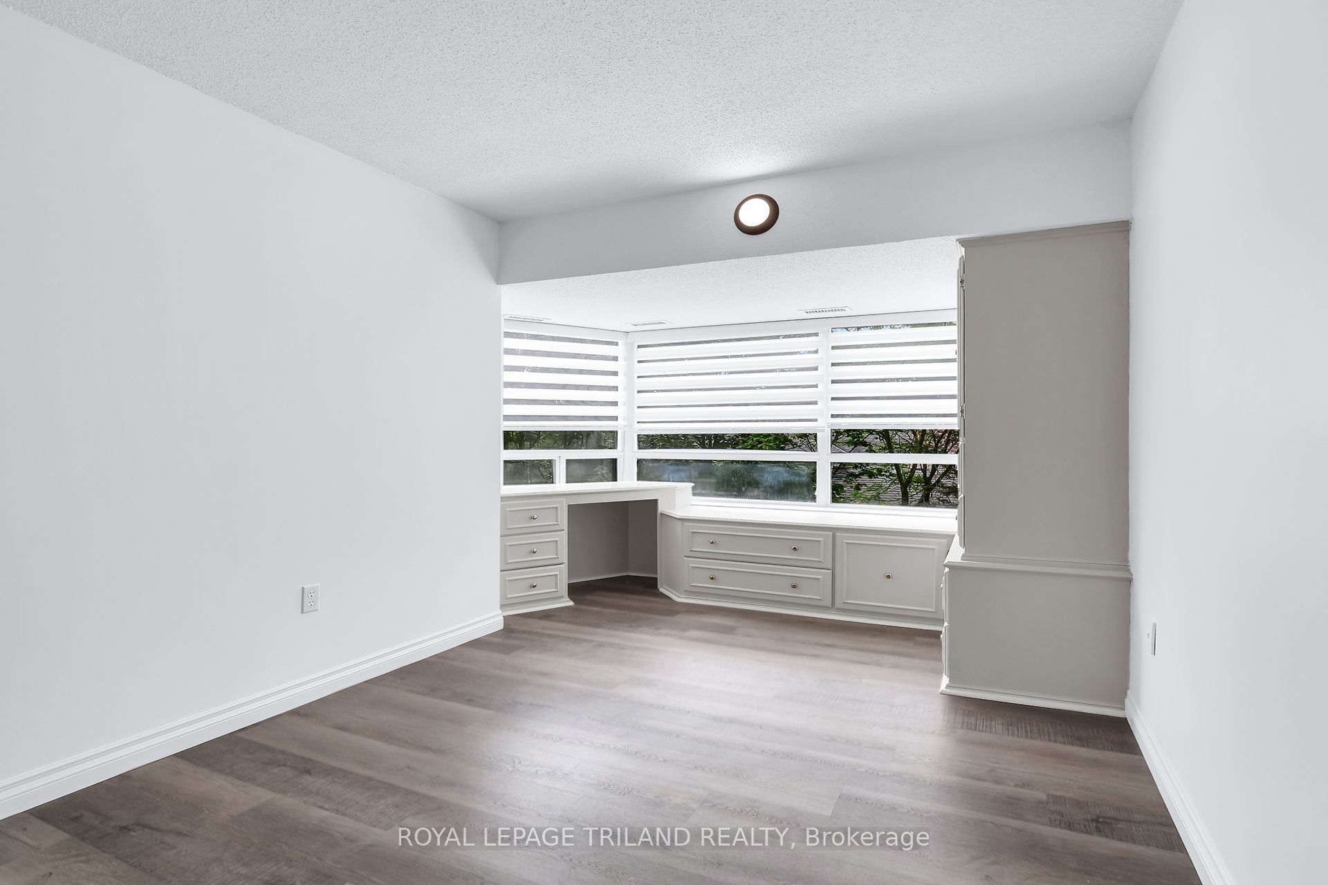 #415 - 521 Riverside Drive Property Photo 13