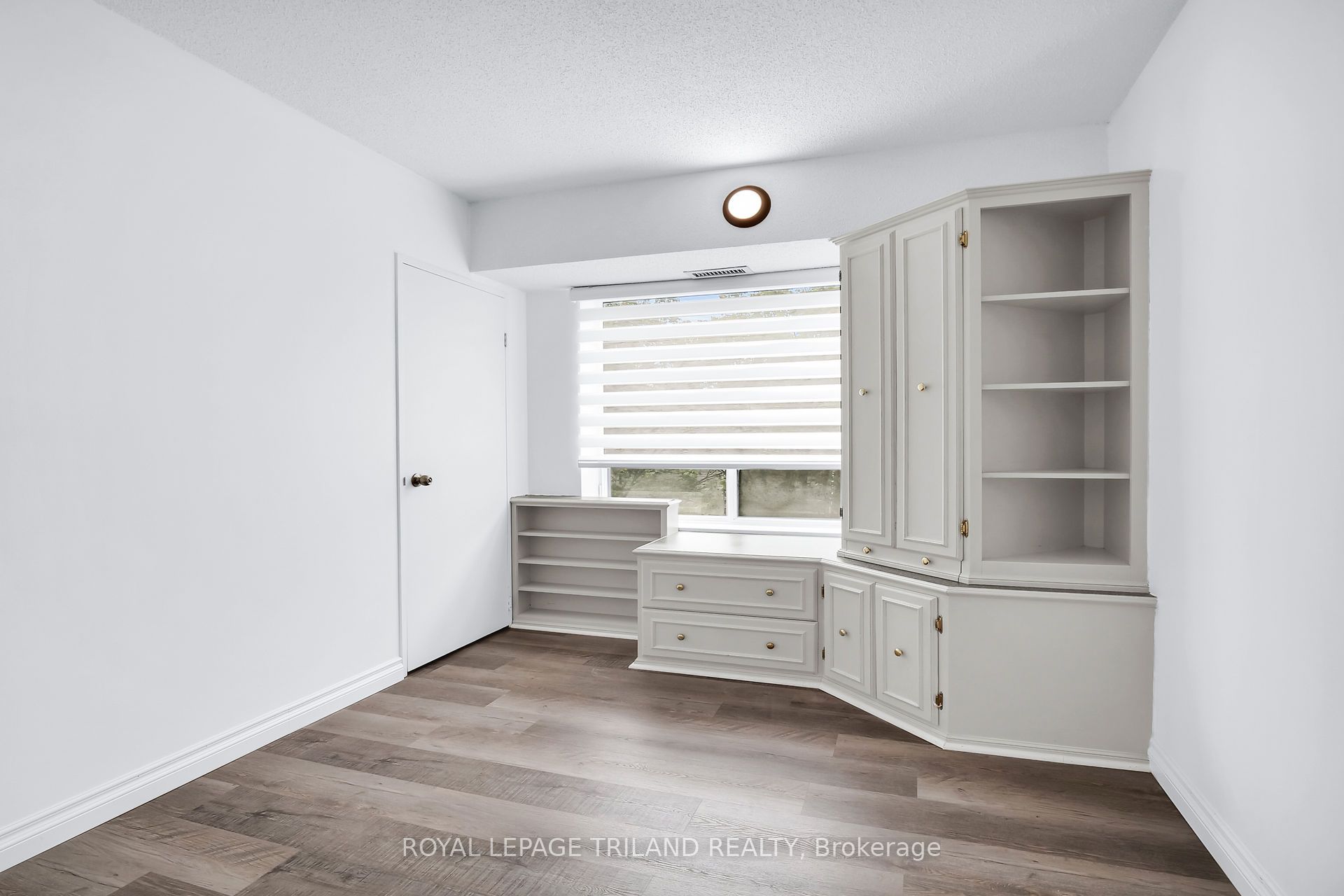 #415 - 521 Riverside Drive Property Photo 16