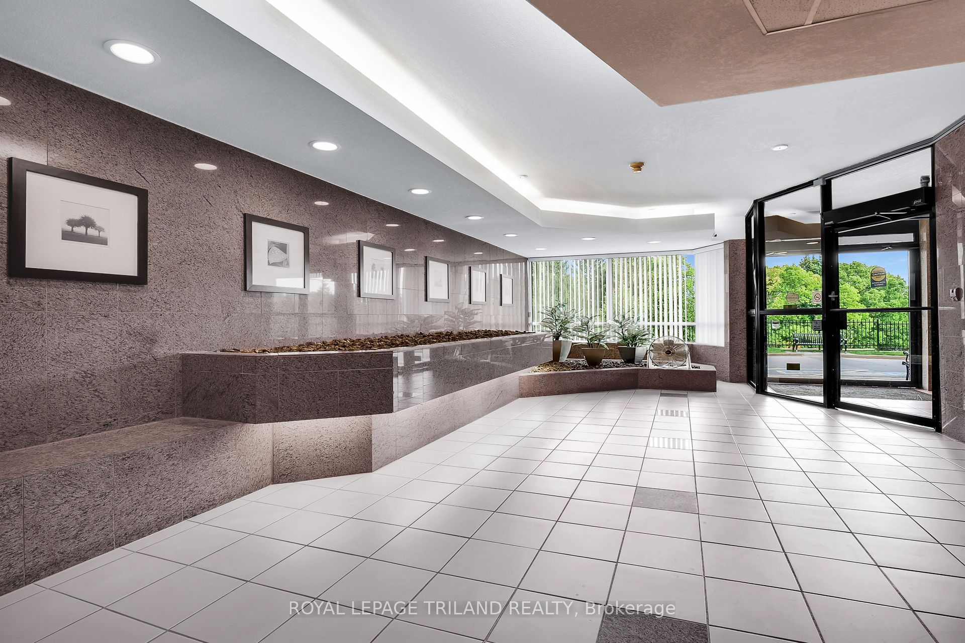 #415 - 521 Riverside Drive Property Photo 24