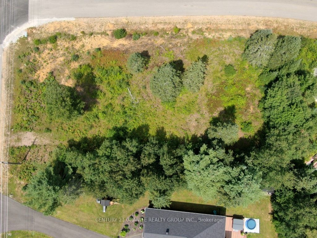58 Nicklaus Drive Property Photo 3