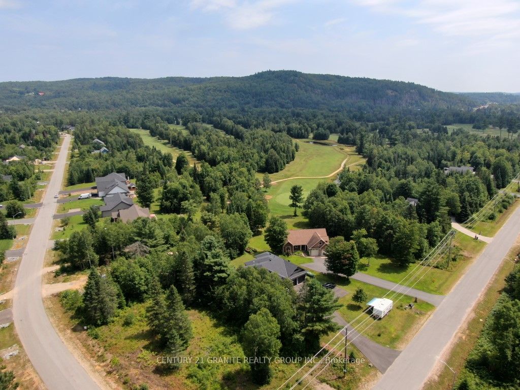 58 Nicklaus Drive Property Photo 12