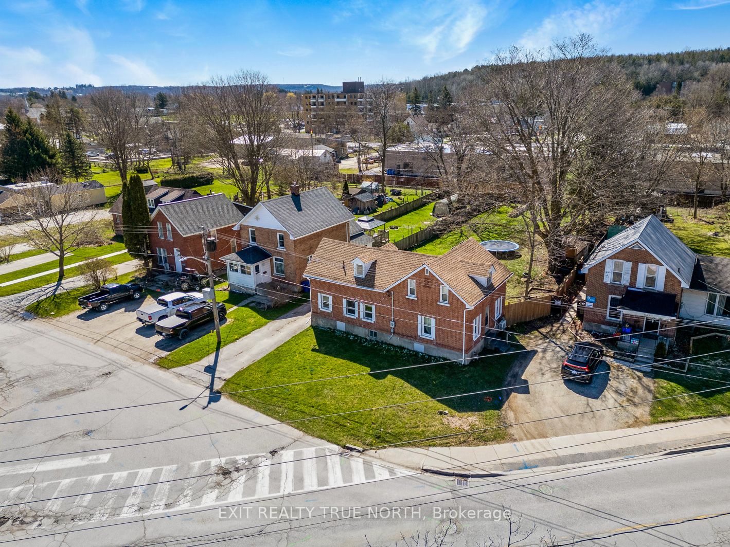 835 11th Street Property Photo 2
