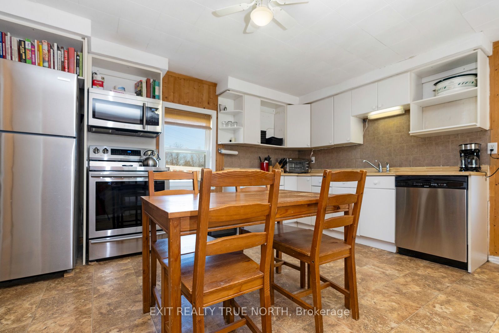 835 11th Street Property Photo 3