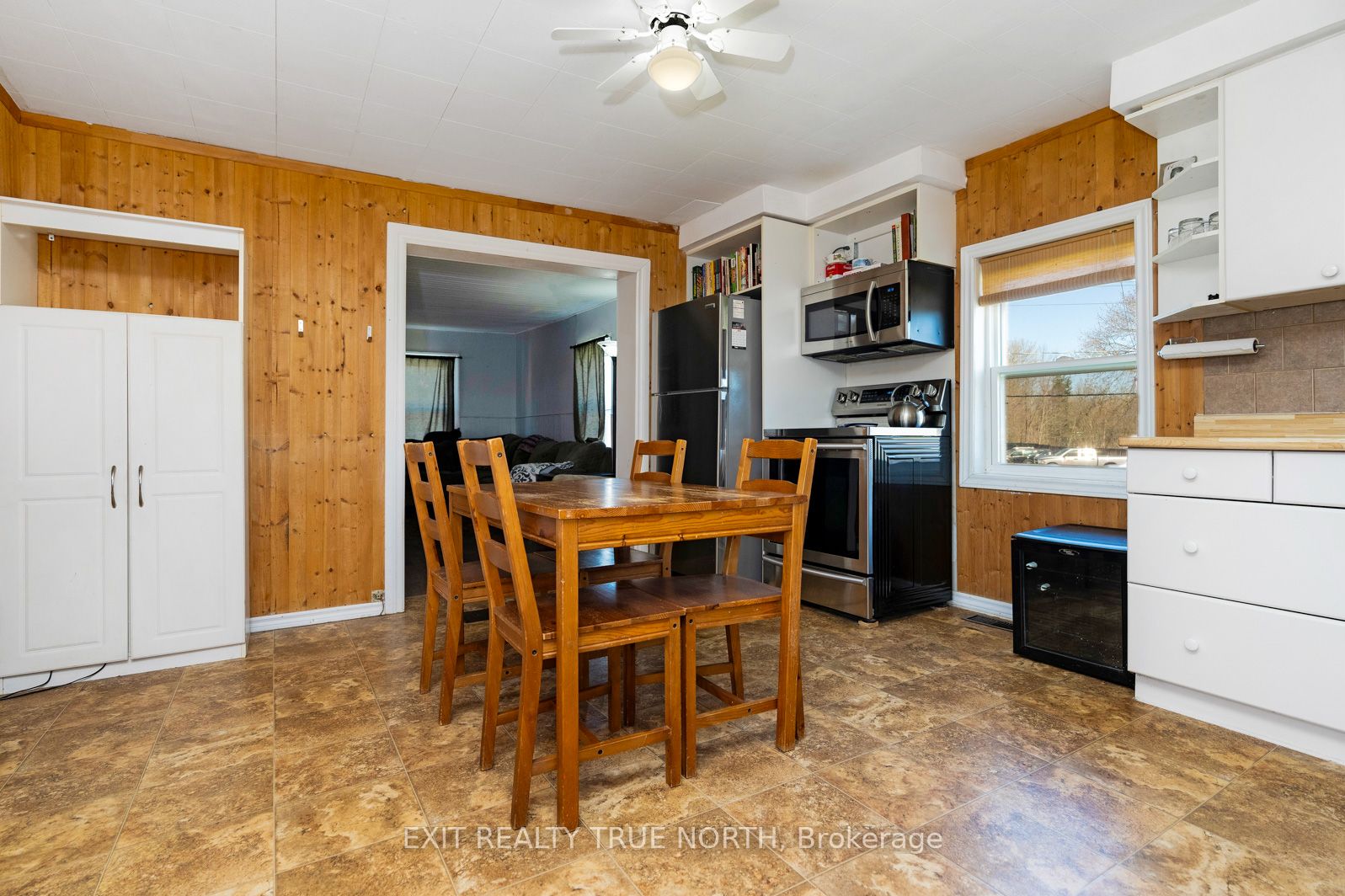 835 11th Street Property Photo 7