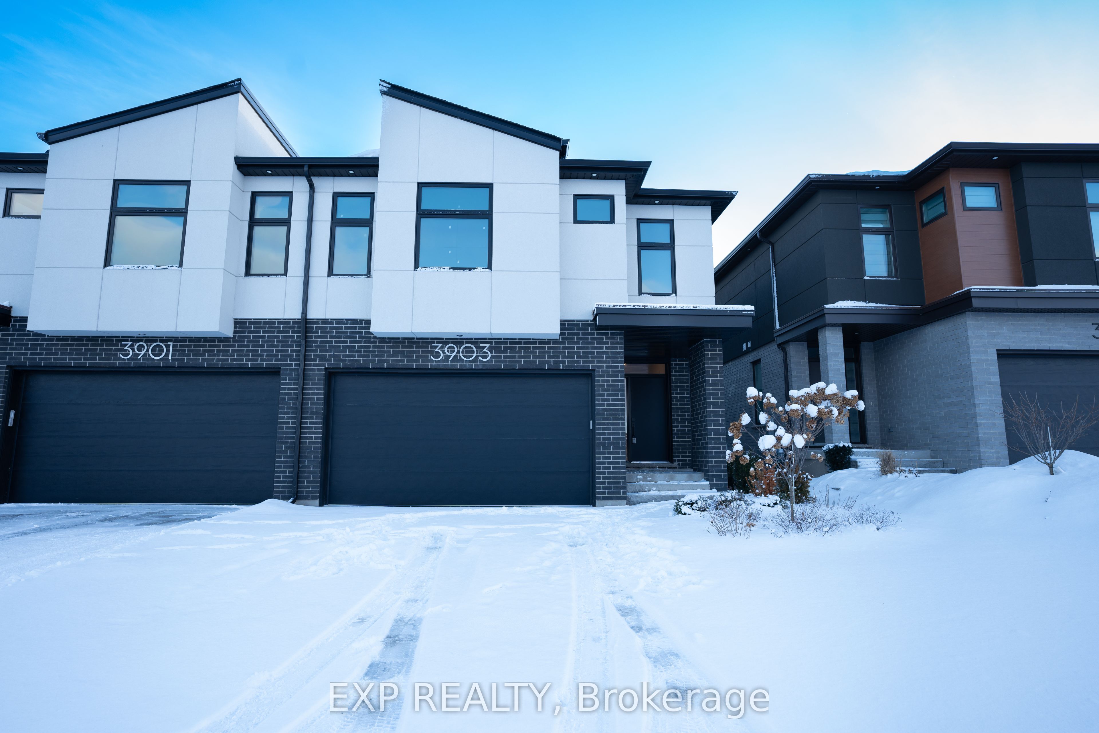 3903 Mitchell Cres Property Photo 1