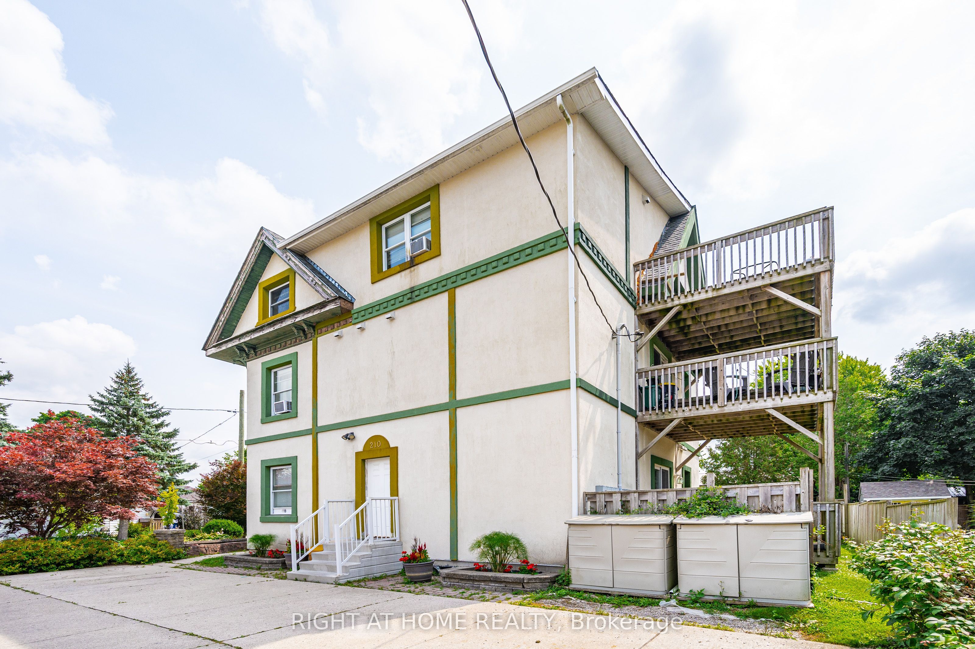 210 York Street Property Photo