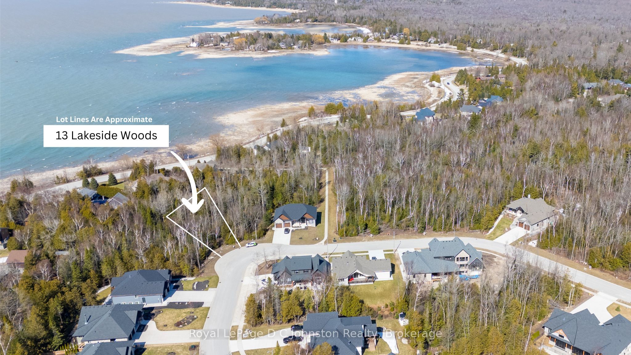 13 Lakeside Woods Crescent Property Photo 1