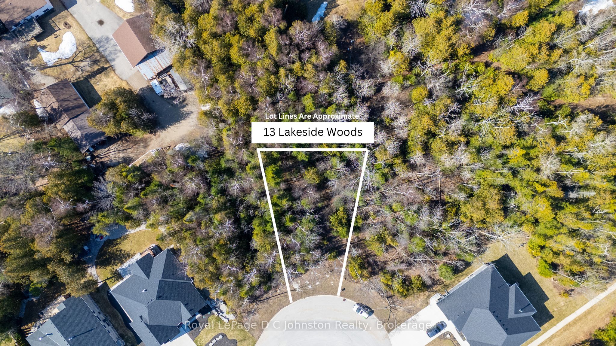 13 Lakeside Woods Crescent Property Photo 2