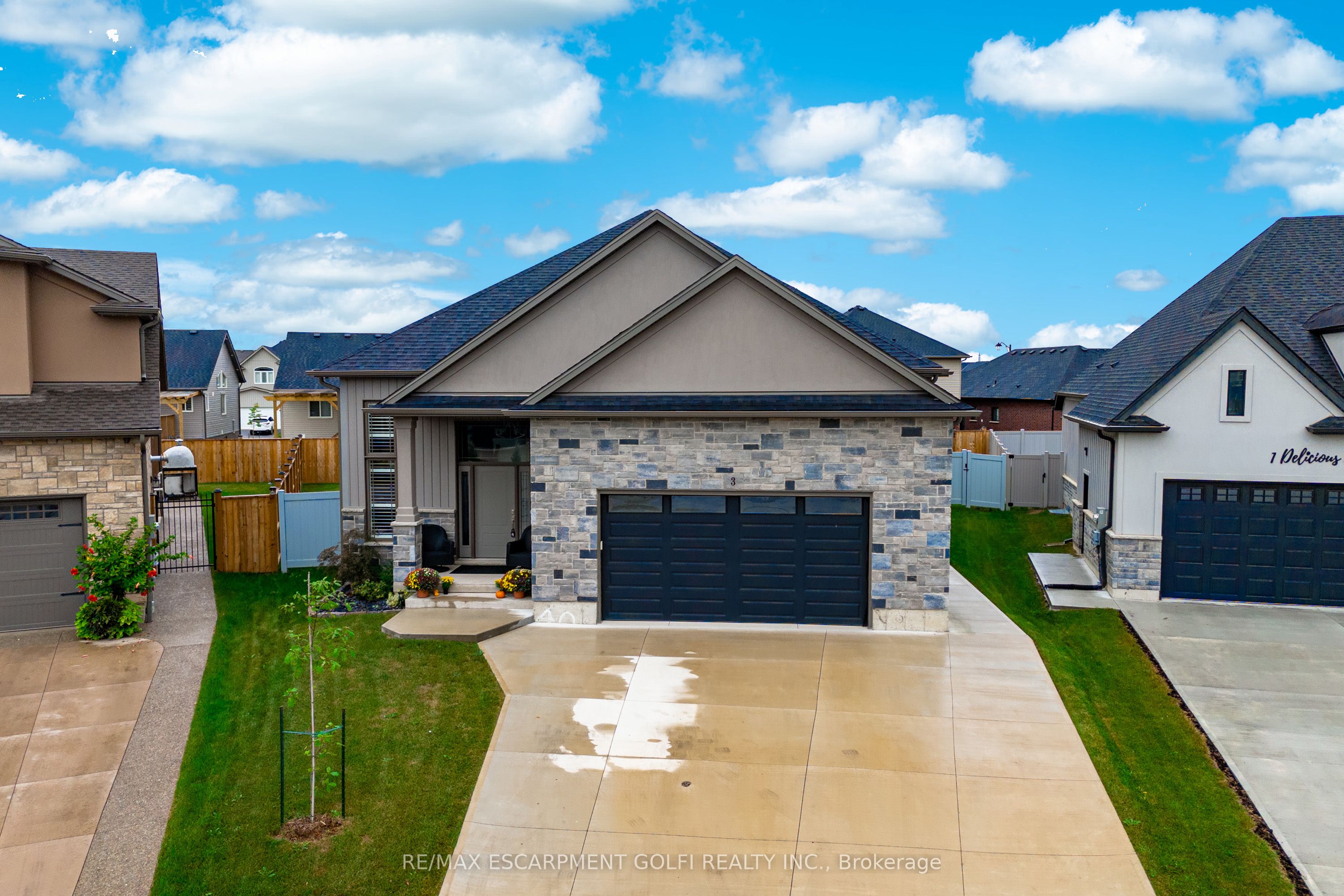 3 Delicious Court Property Photo 3