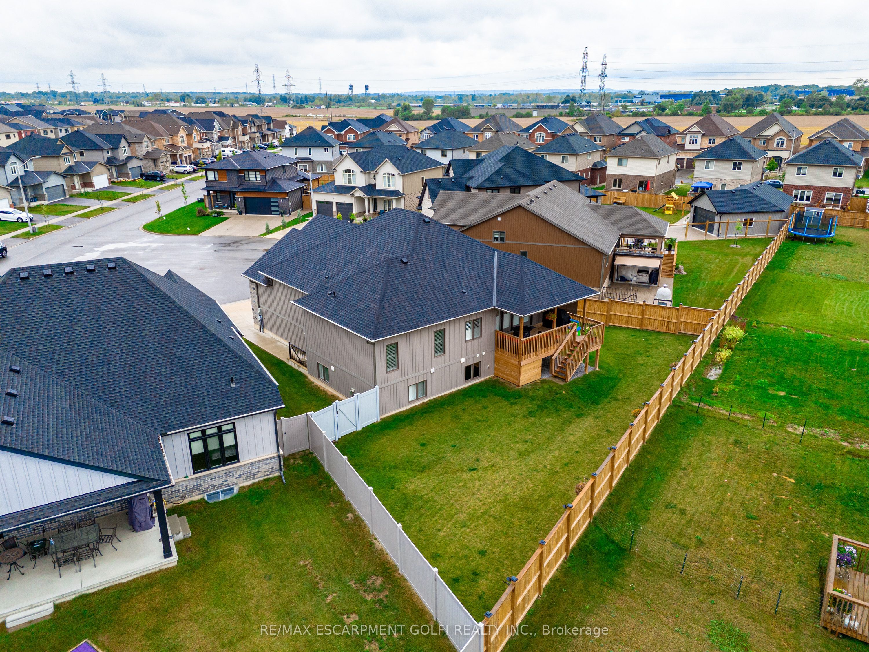 3 Delicious Court Property Photo 10