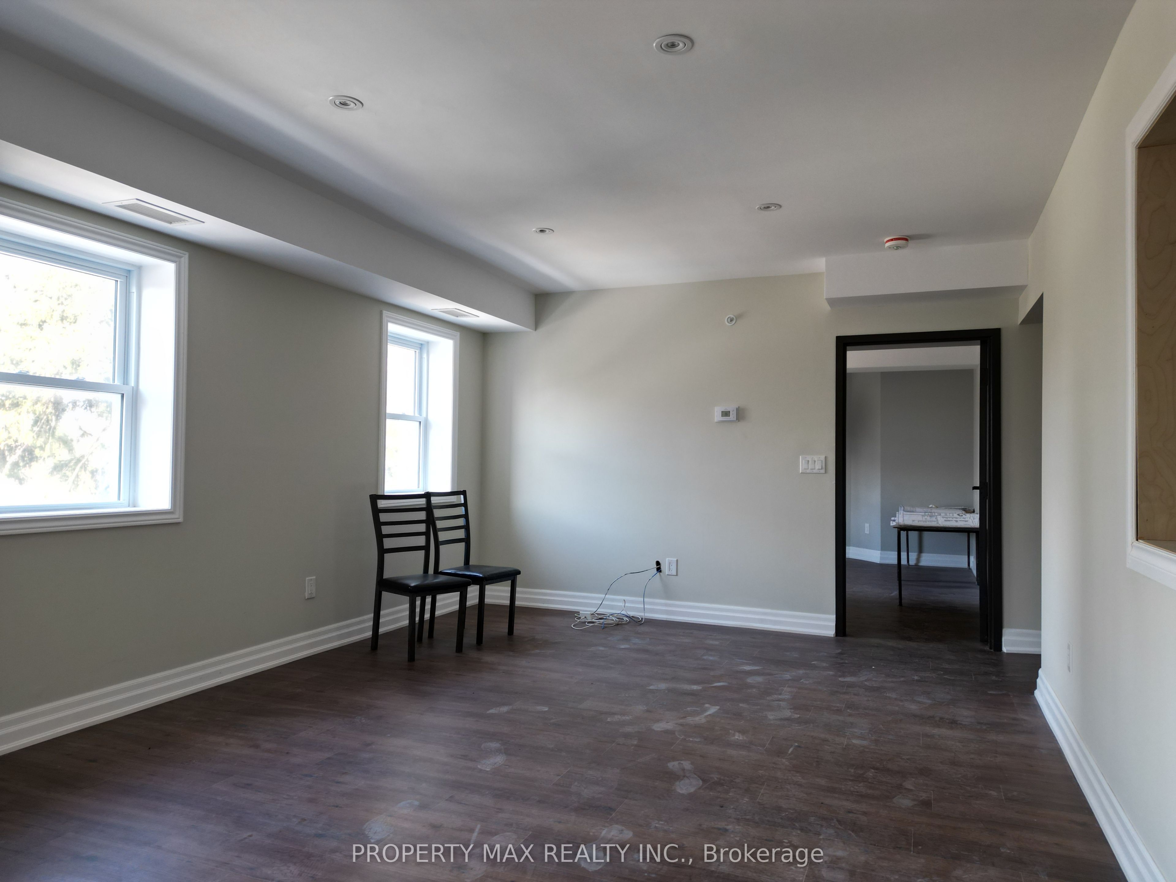 1061 Richmond Street Property Photo 6