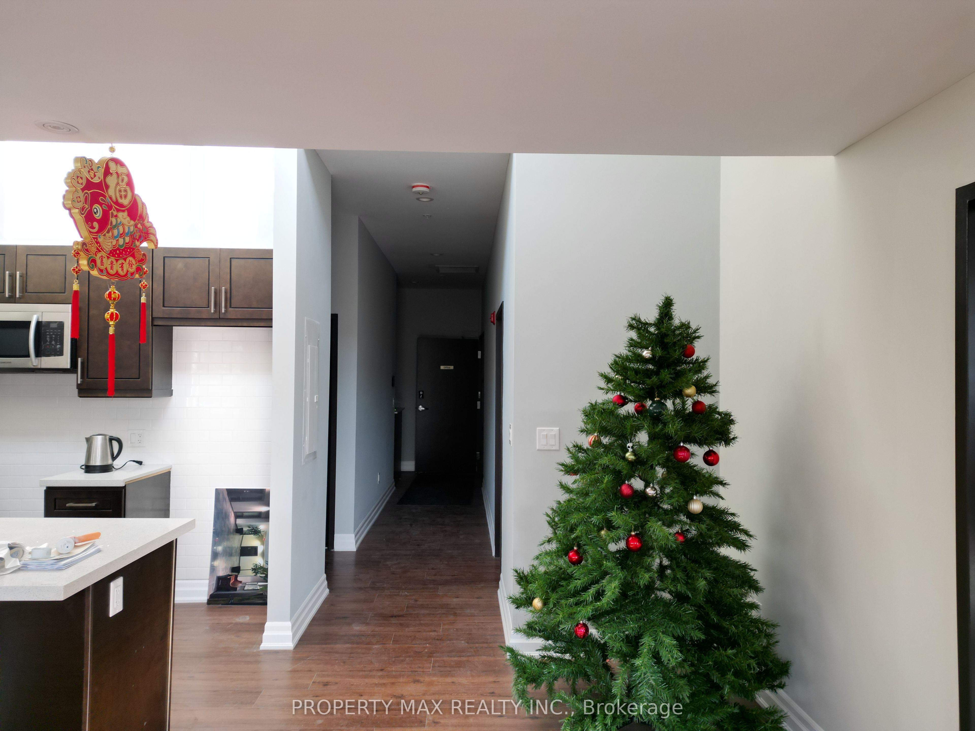 1061 Richmond Street Property Photo 12