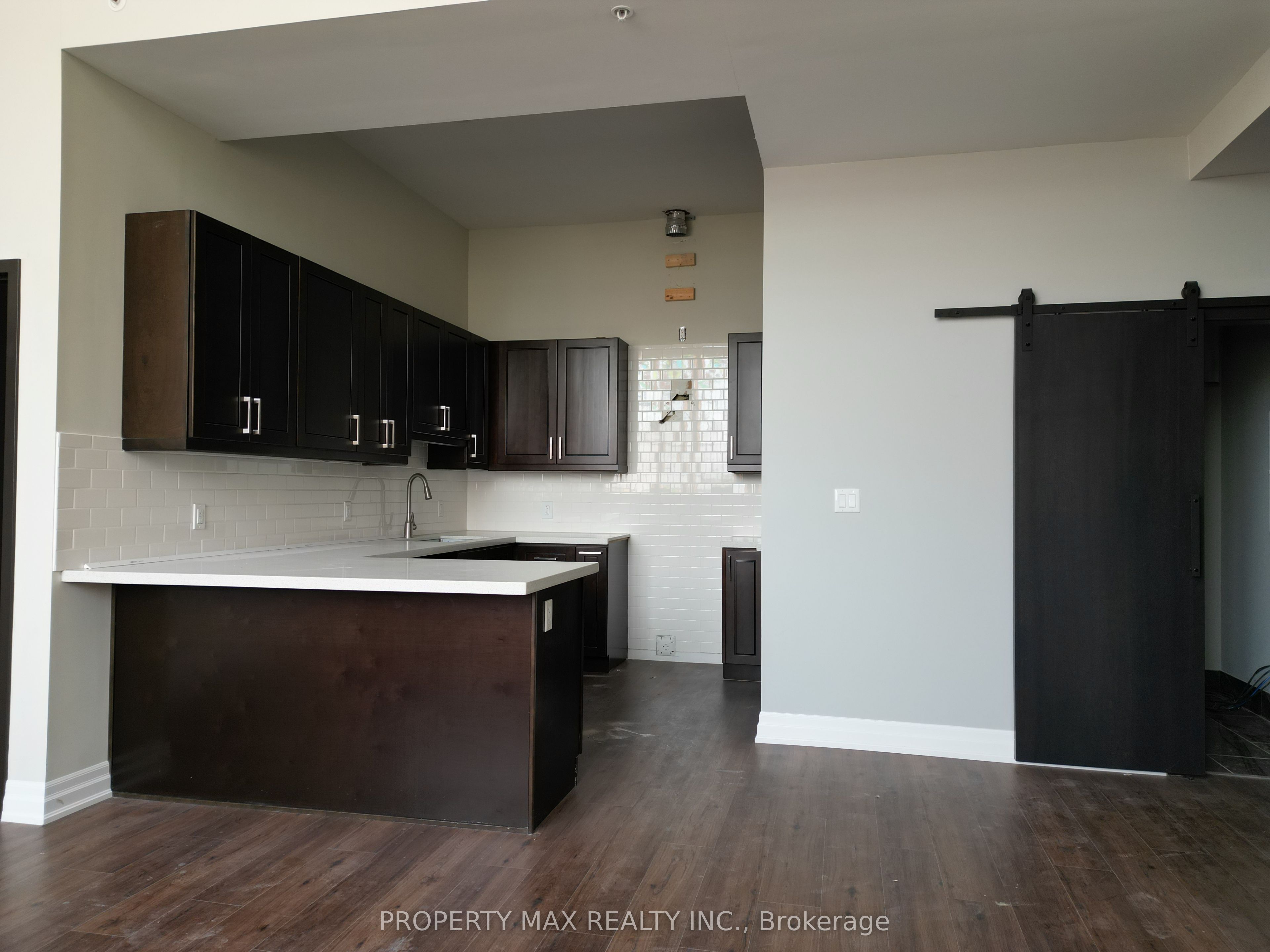 1061 Richmond Street Property Photo 13