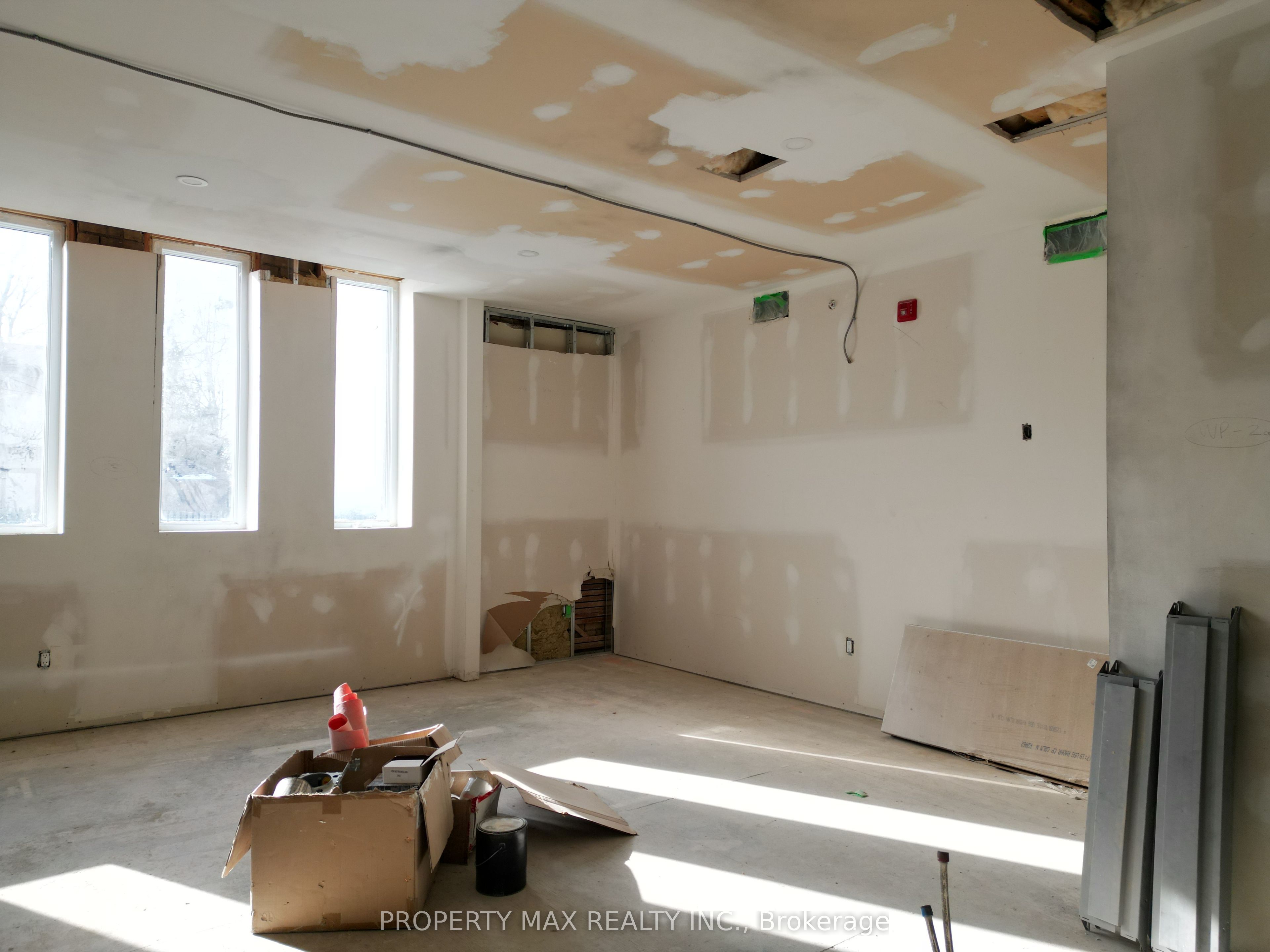 1061 Richmond Street Property Photo 16