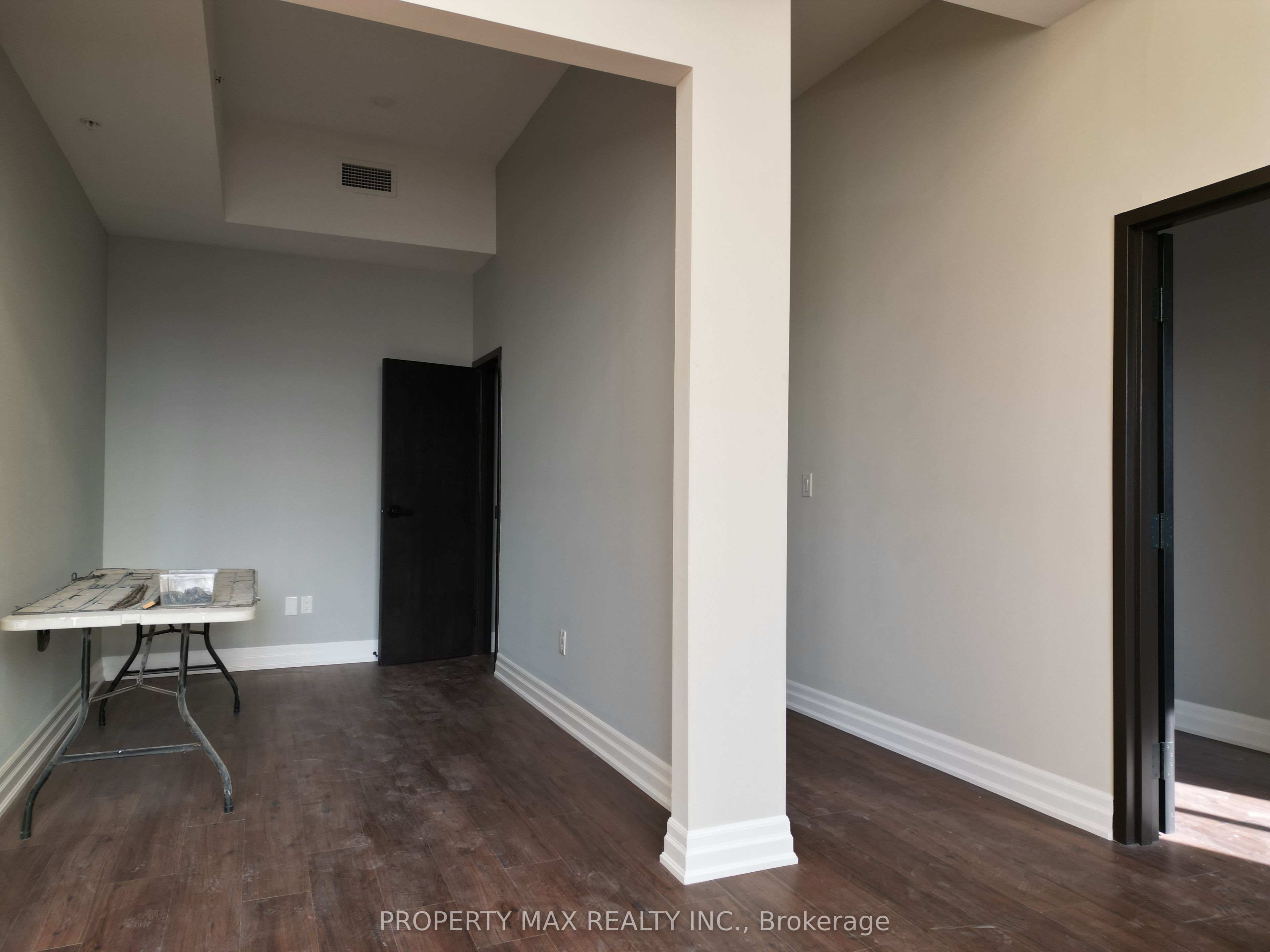 1061 Richmond Street Property Photo 20