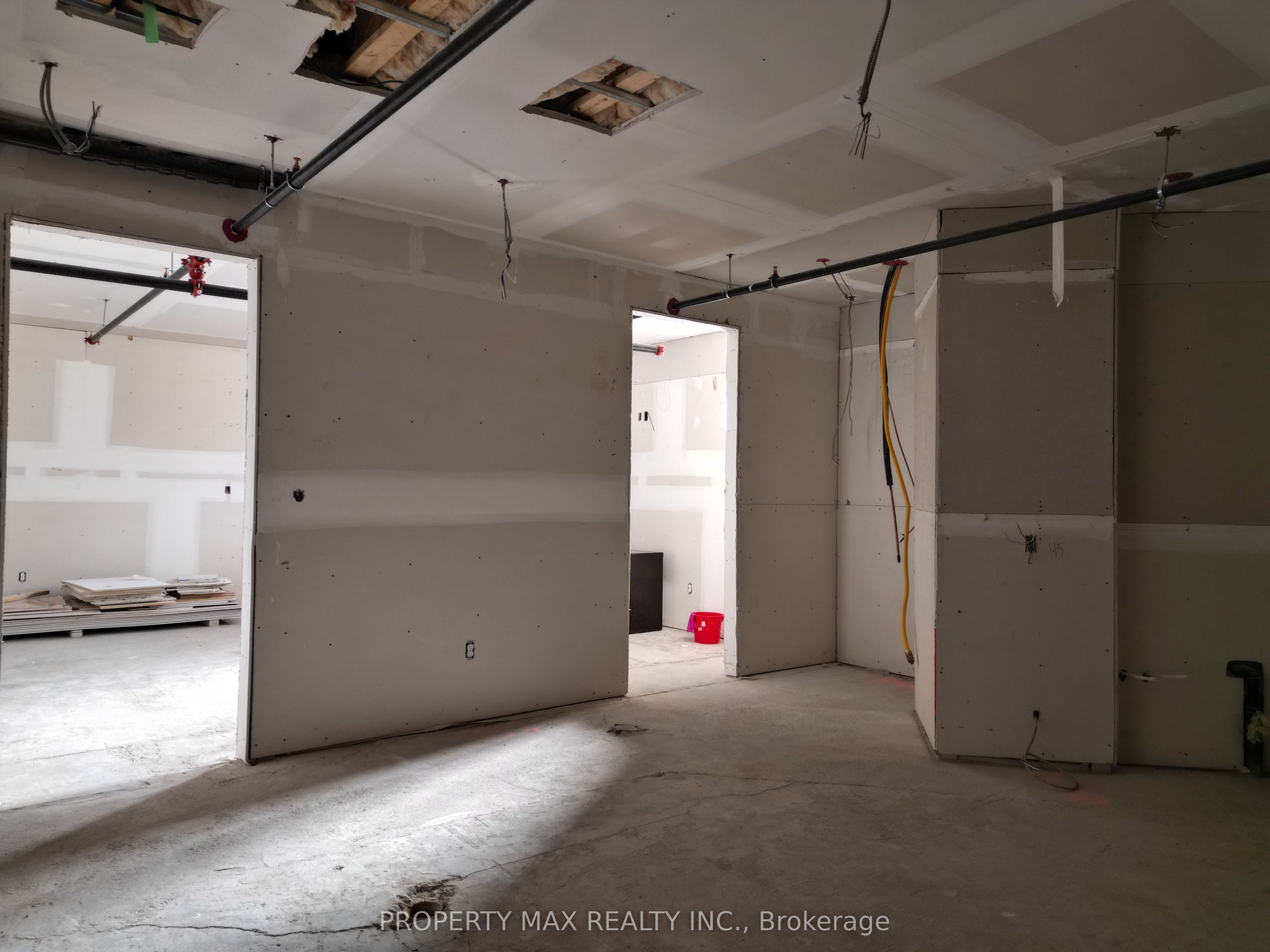 1061 Richmond Street Property Photo 24