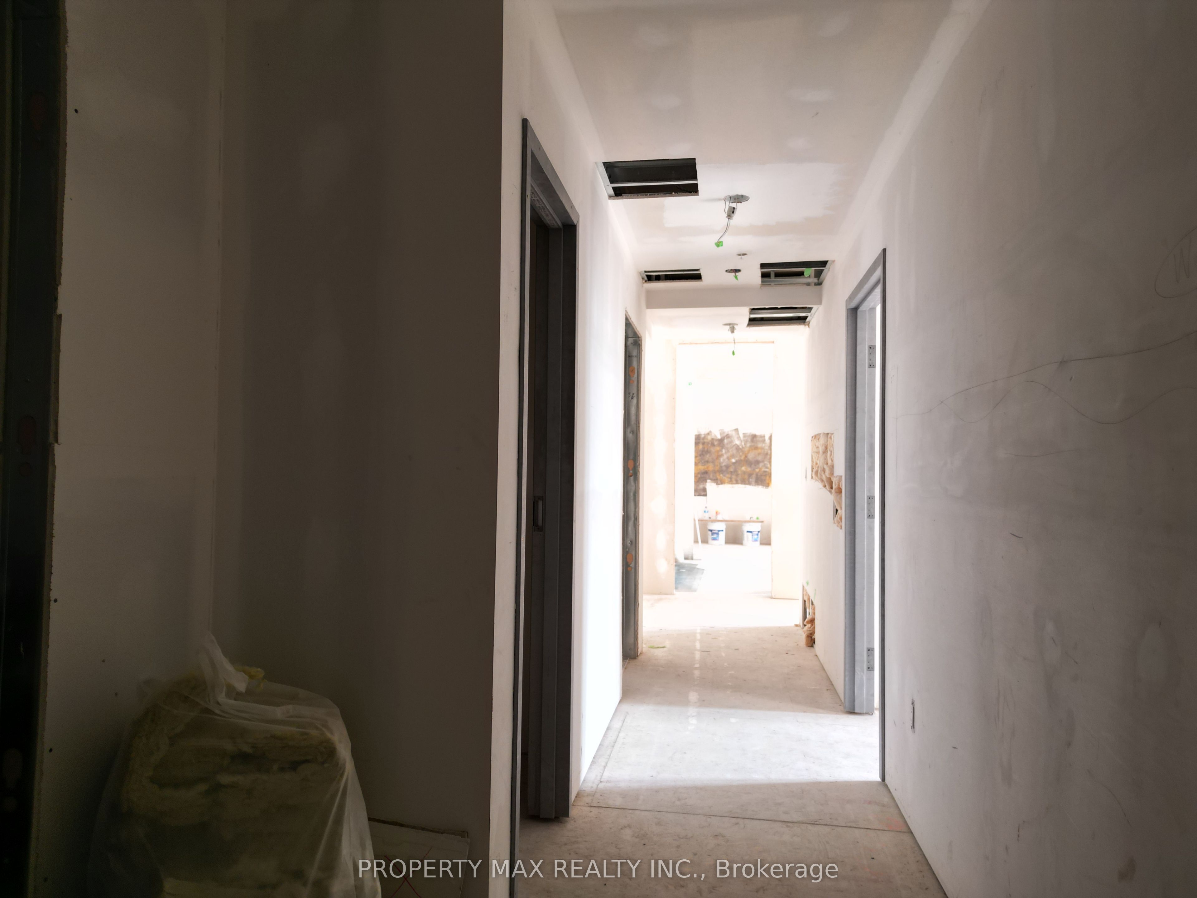 1061 Richmond Street Property Photo 30