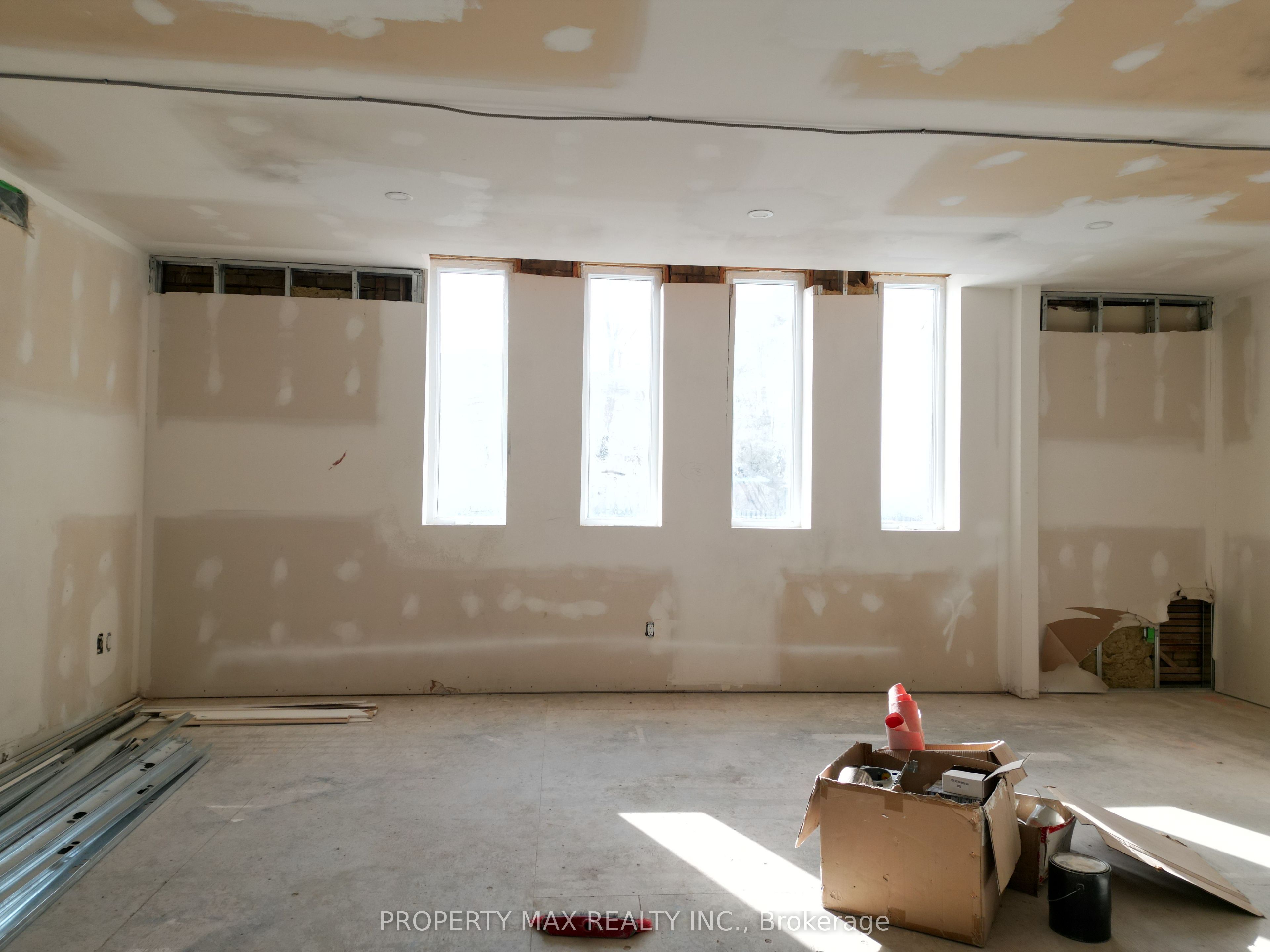 1061 Richmond Street Property Photo 34
