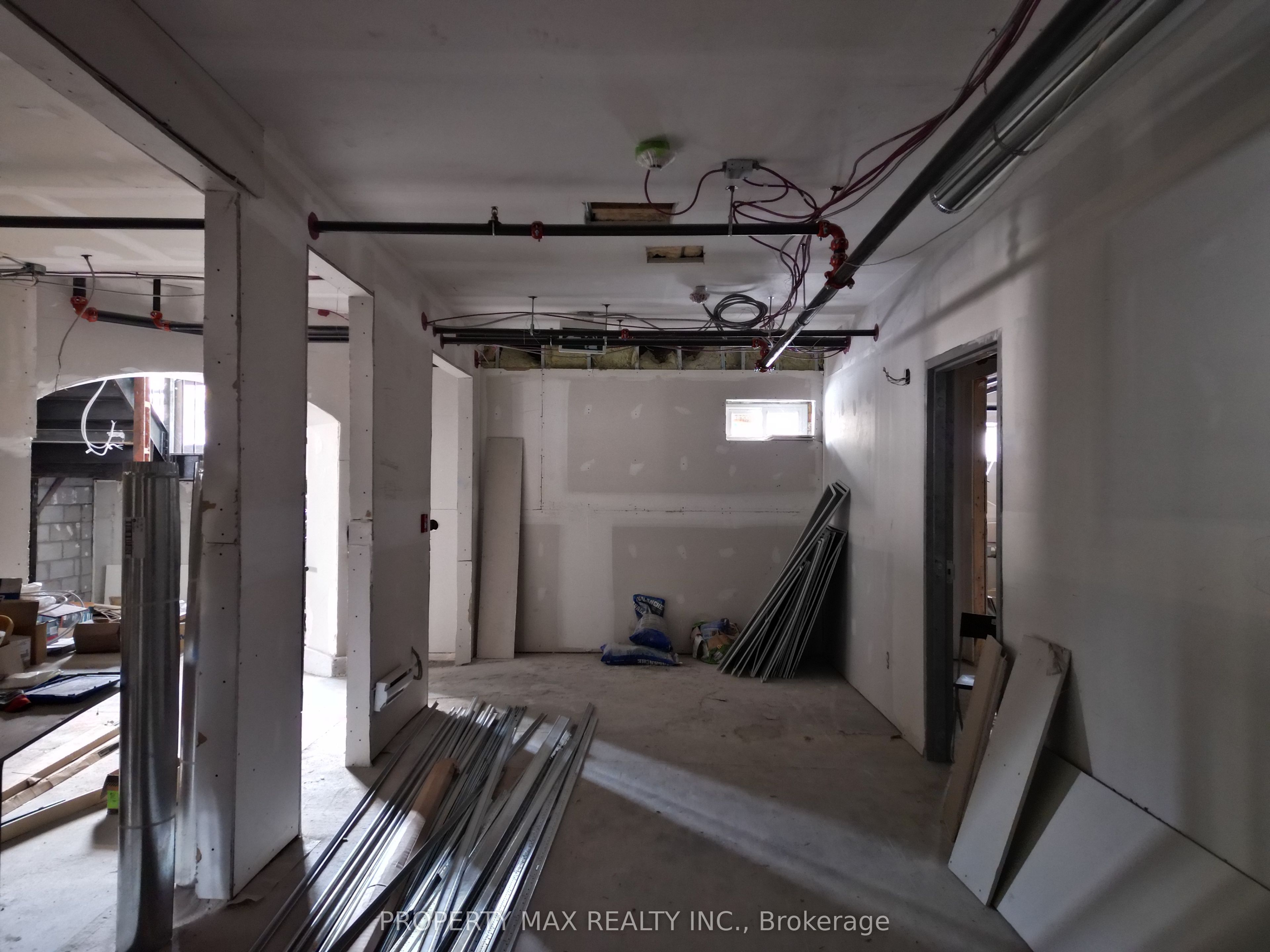 1061 Richmond Street Property Photo 36