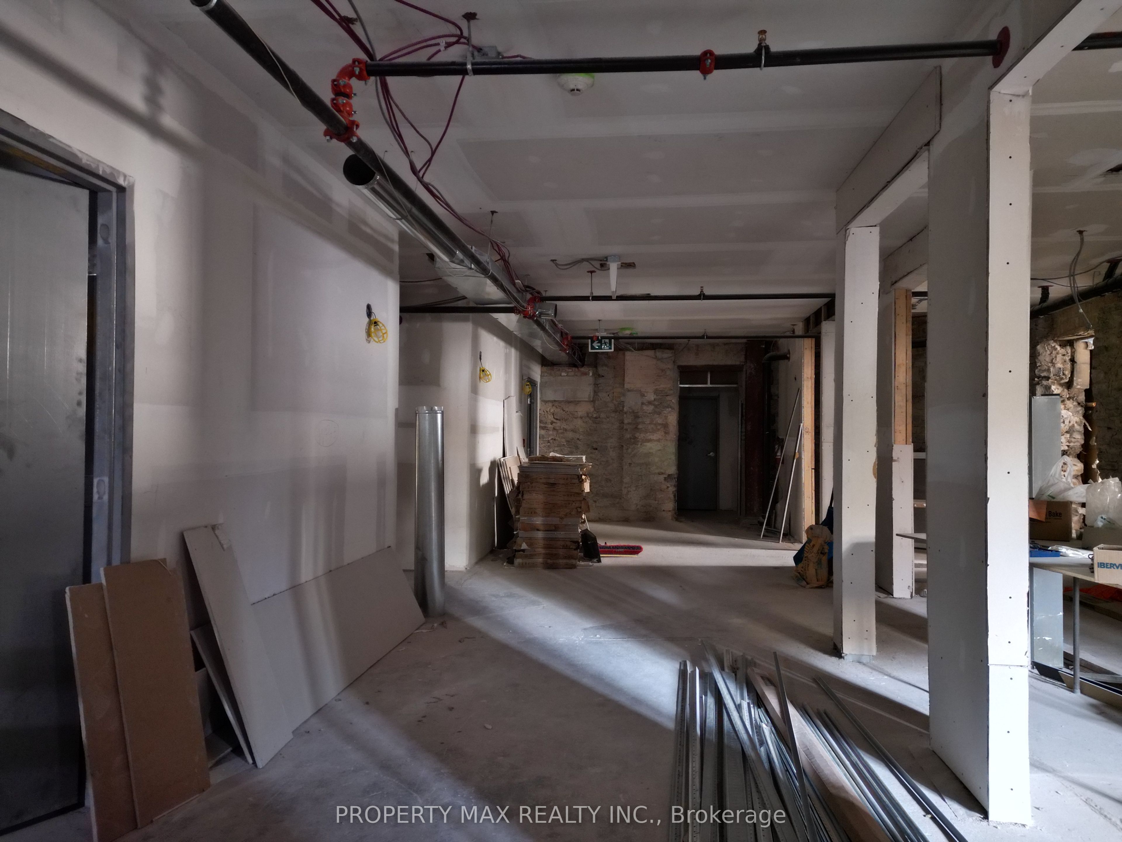 1061 Richmond Street Property Photo 39
