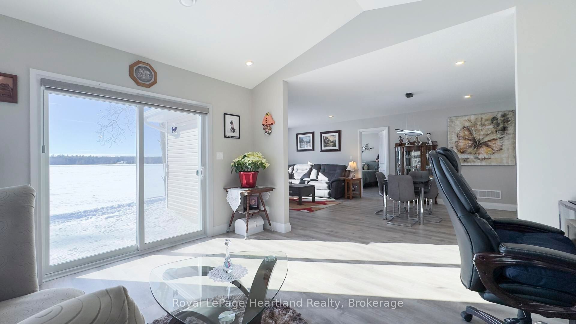 273 Lake Breeze Drive Property Photo 21