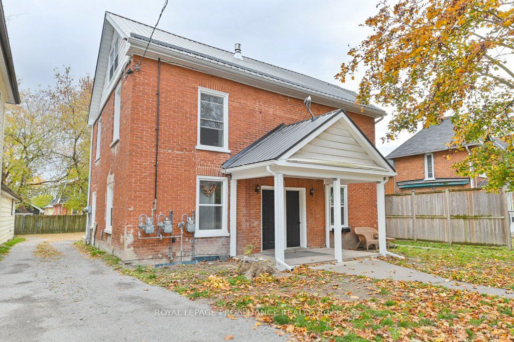K8p 1j4 Real Estate Listings Main Image
