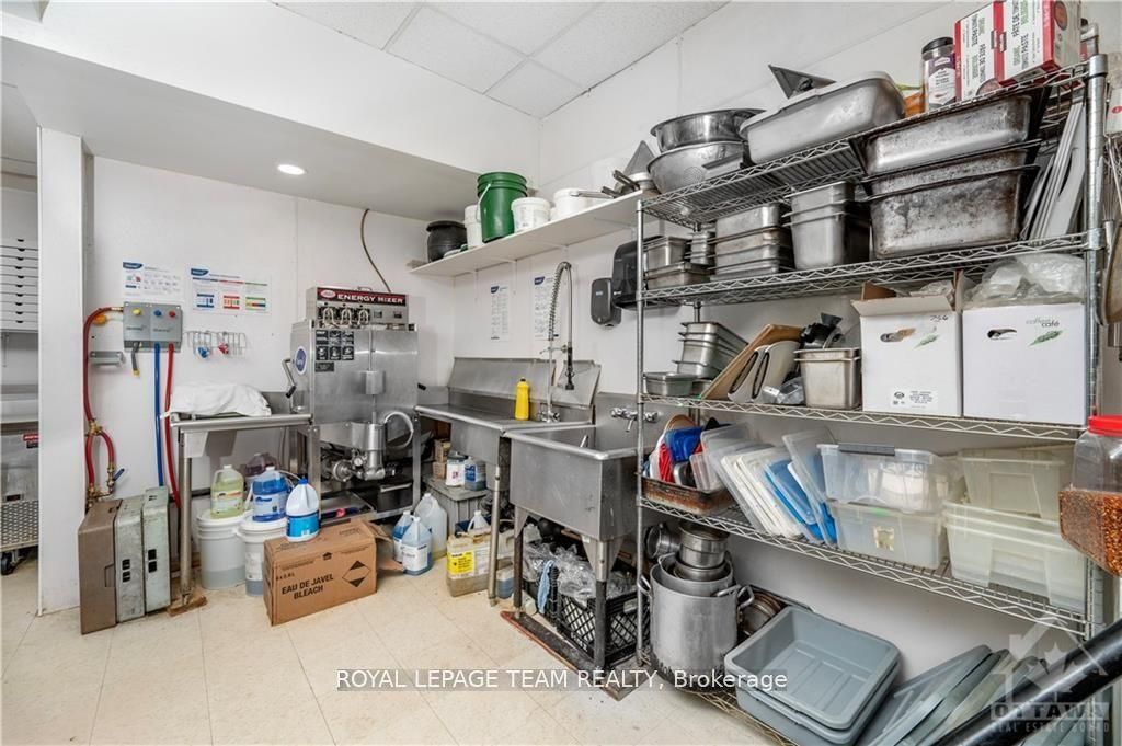 2858 Munster Road Property Photo 24