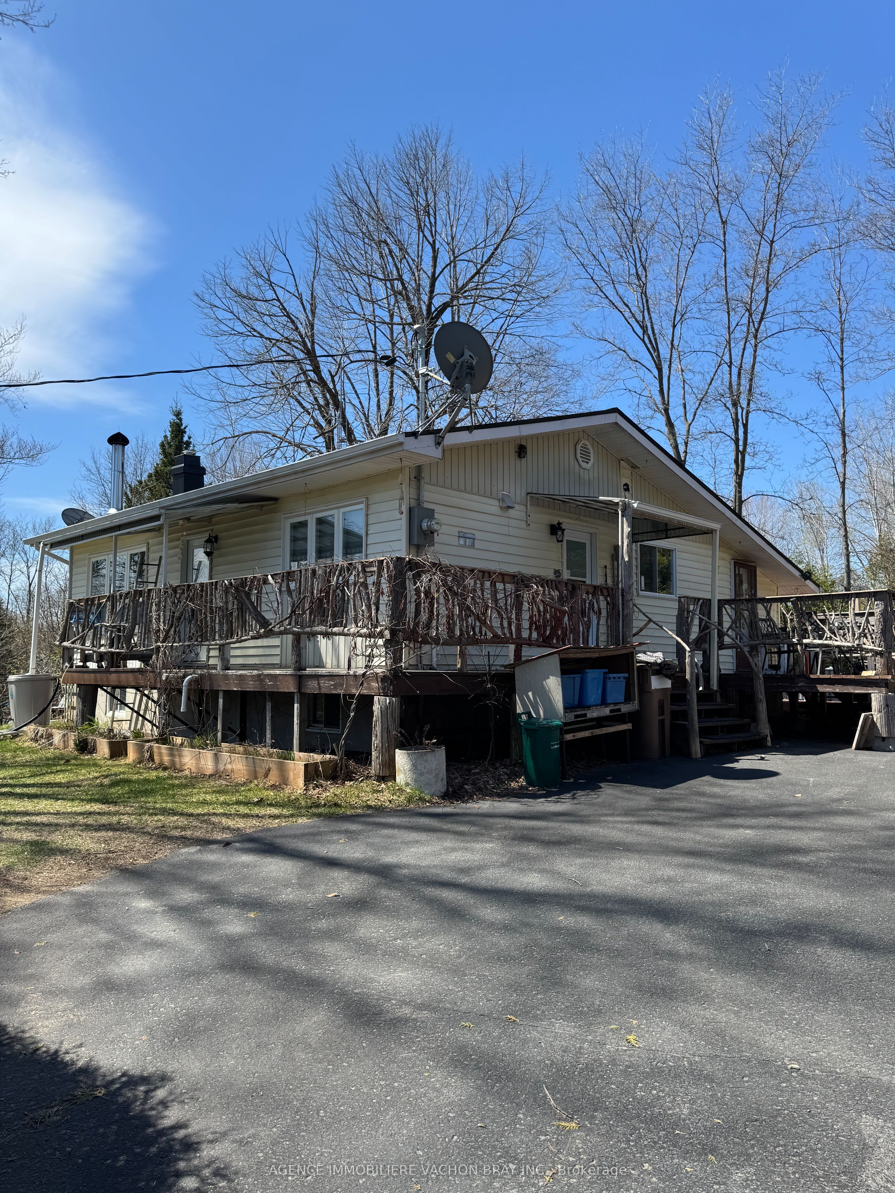 22197 Parkhill Circle Property Photo