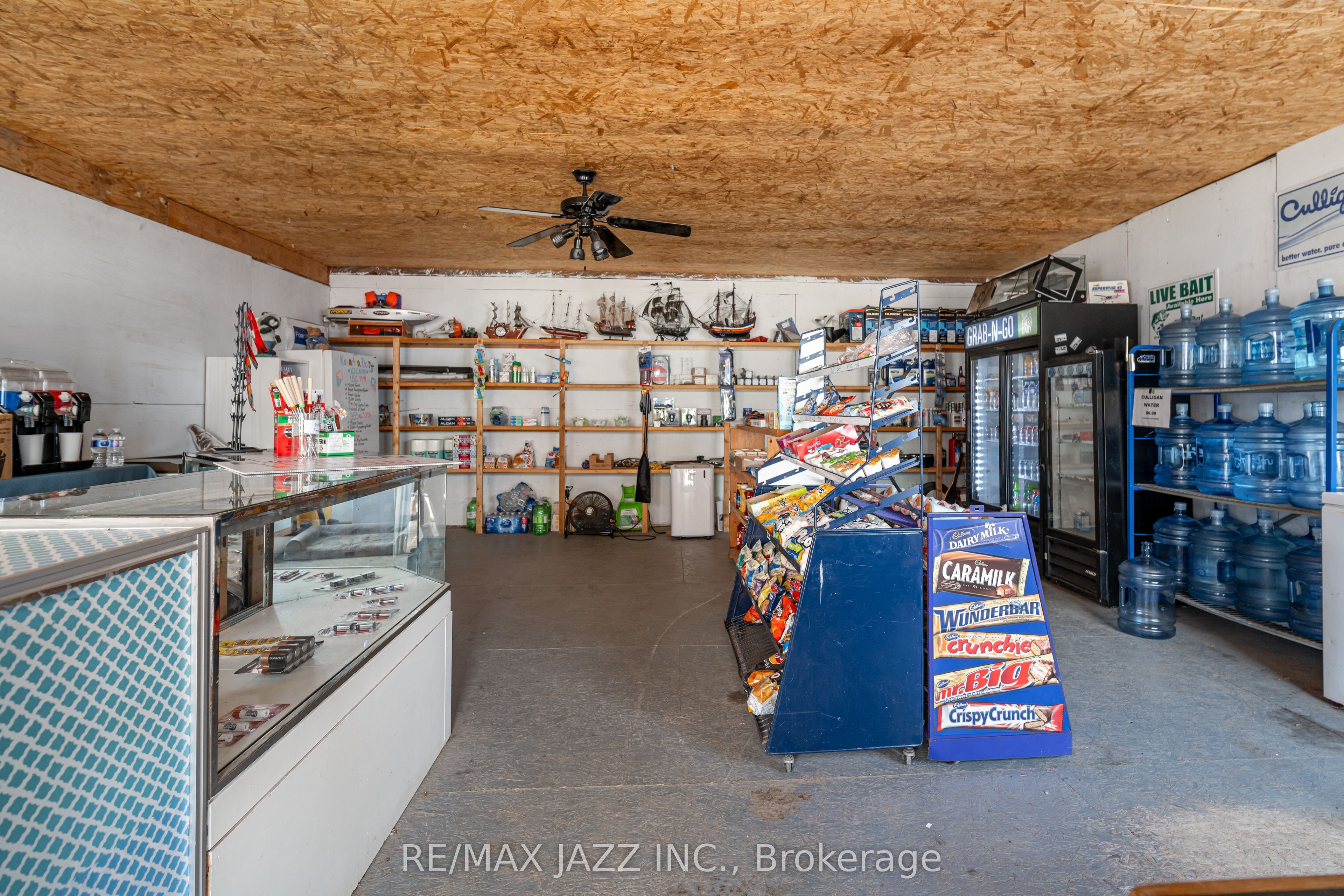 1087 Islandview Drive Property Photo 5