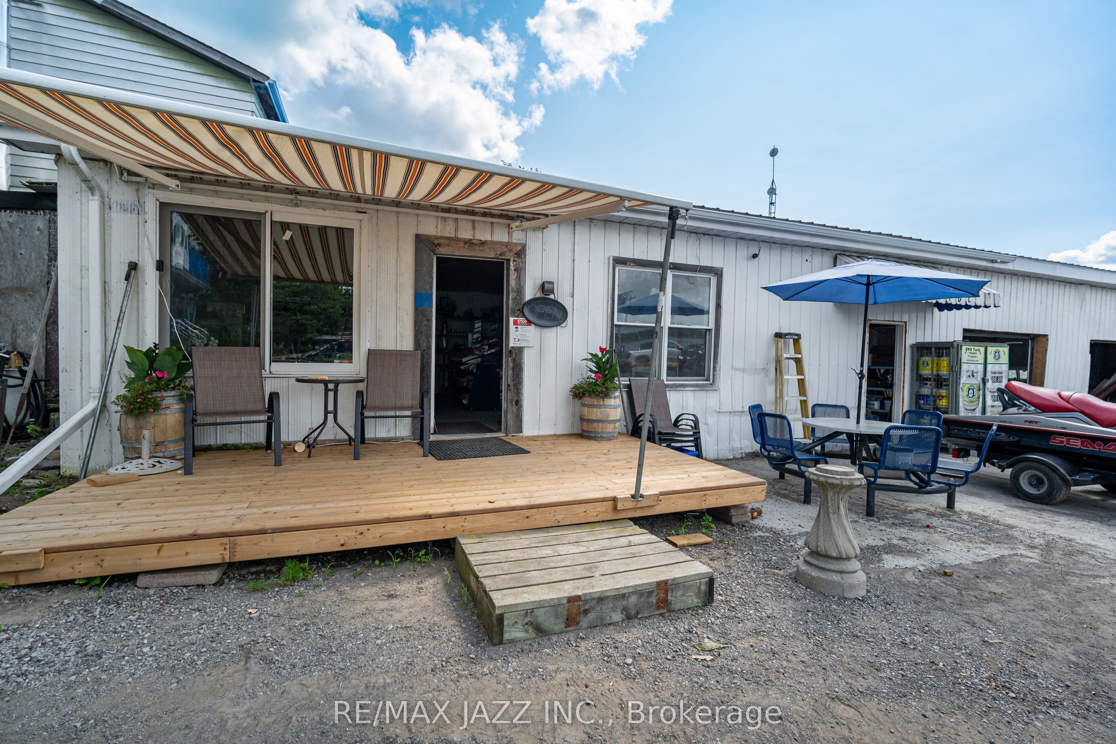 1087 Islandview Drive Property Photo 6
