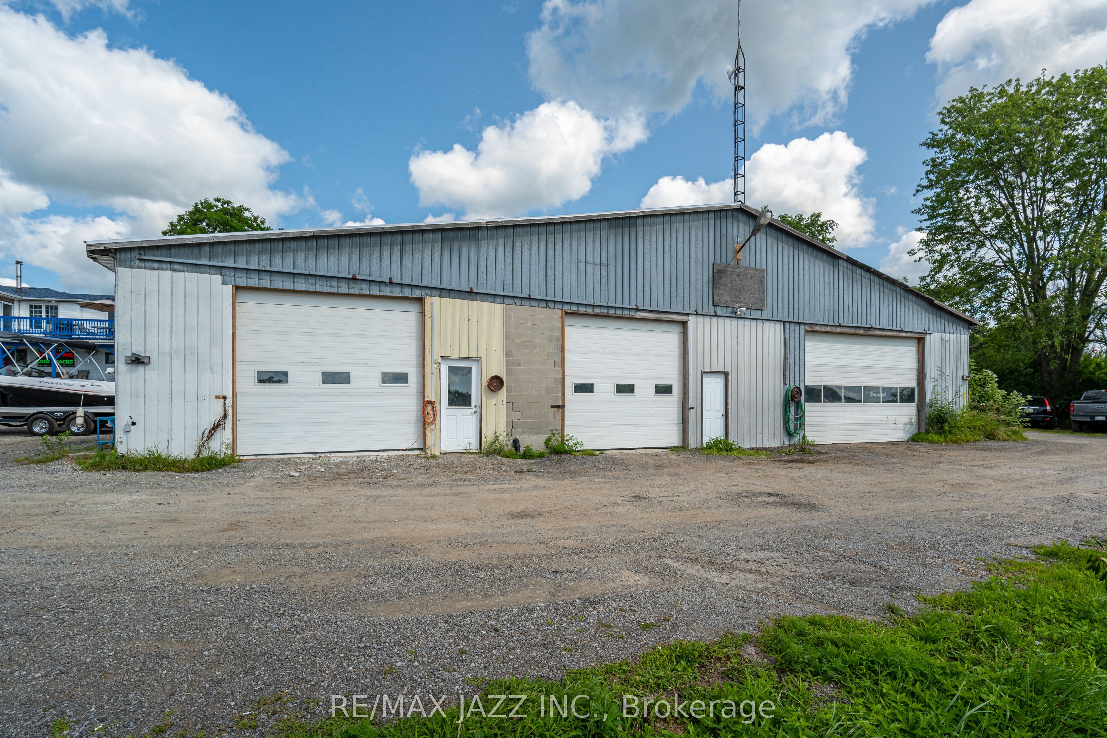 1087 Islandview Drive Property Photo 8