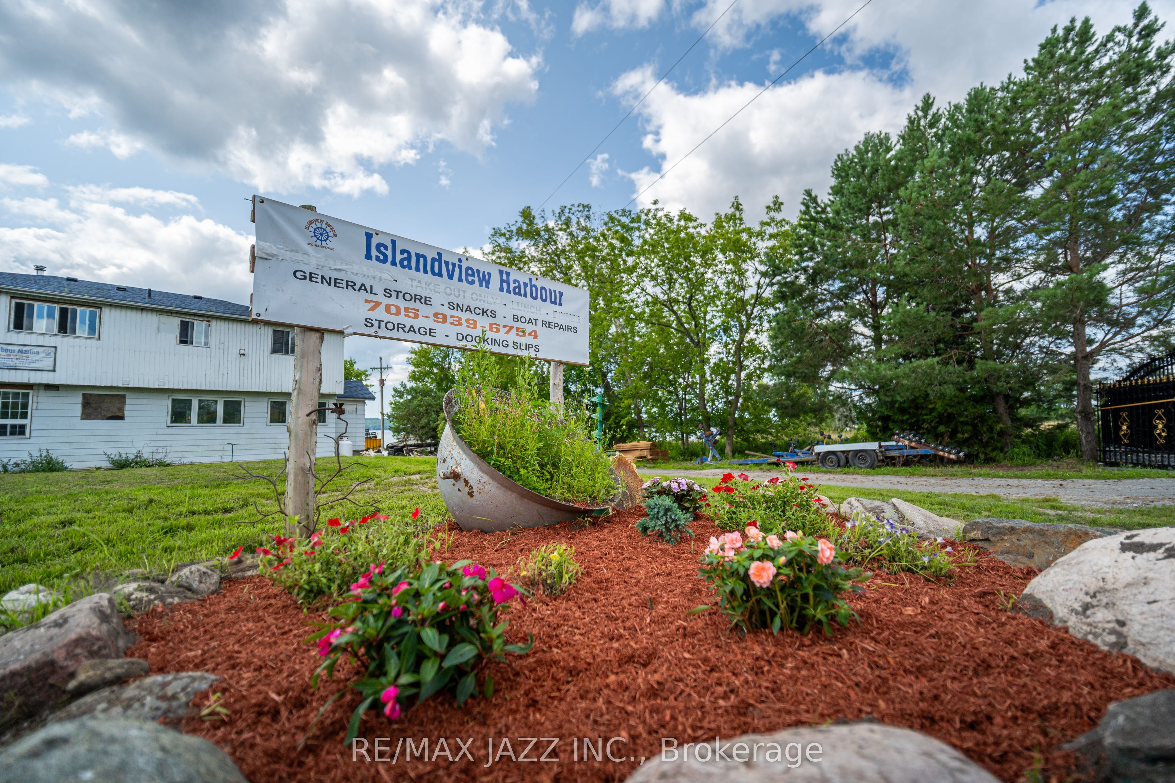 1087 Islandview Drive Property Photo 13