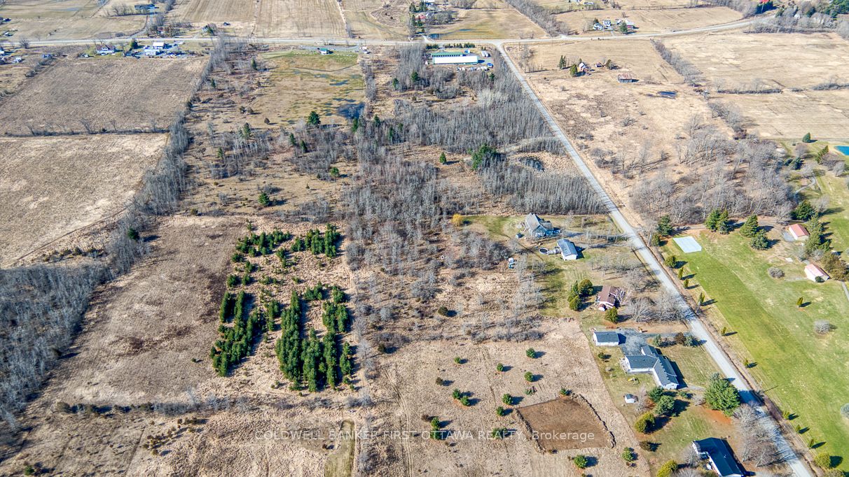 9256 County Road 42 Road Property Photo 5