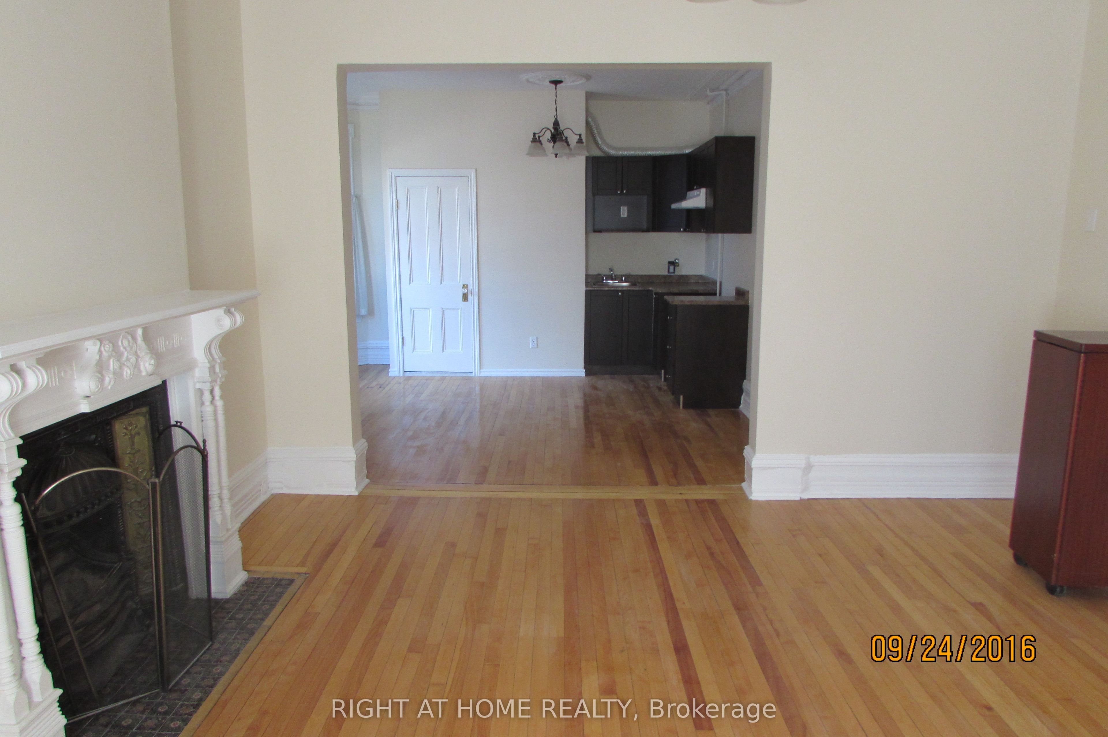 220 Lyon St N Property Photo 4