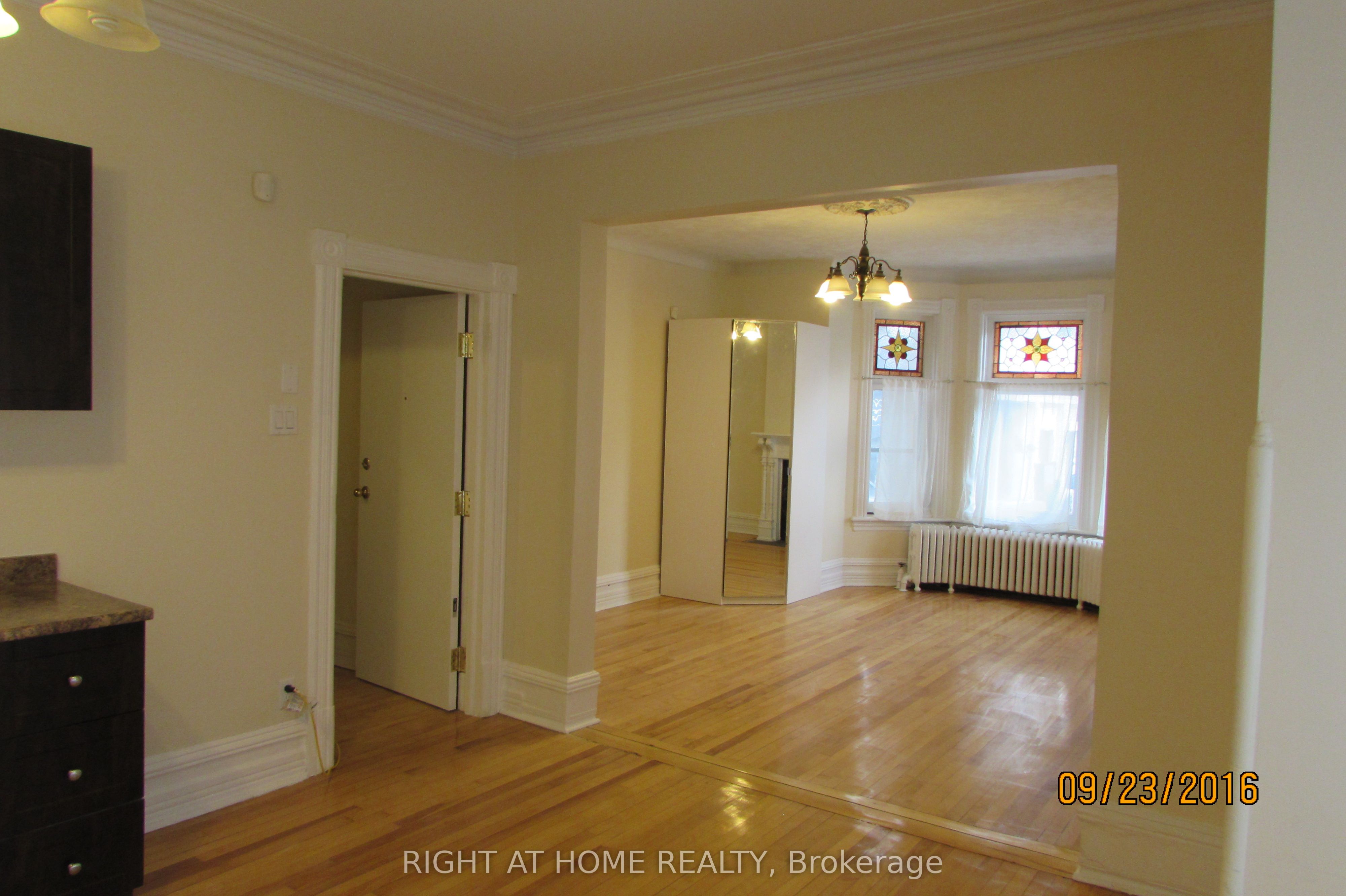 220 Lyon St N Property Photo 6