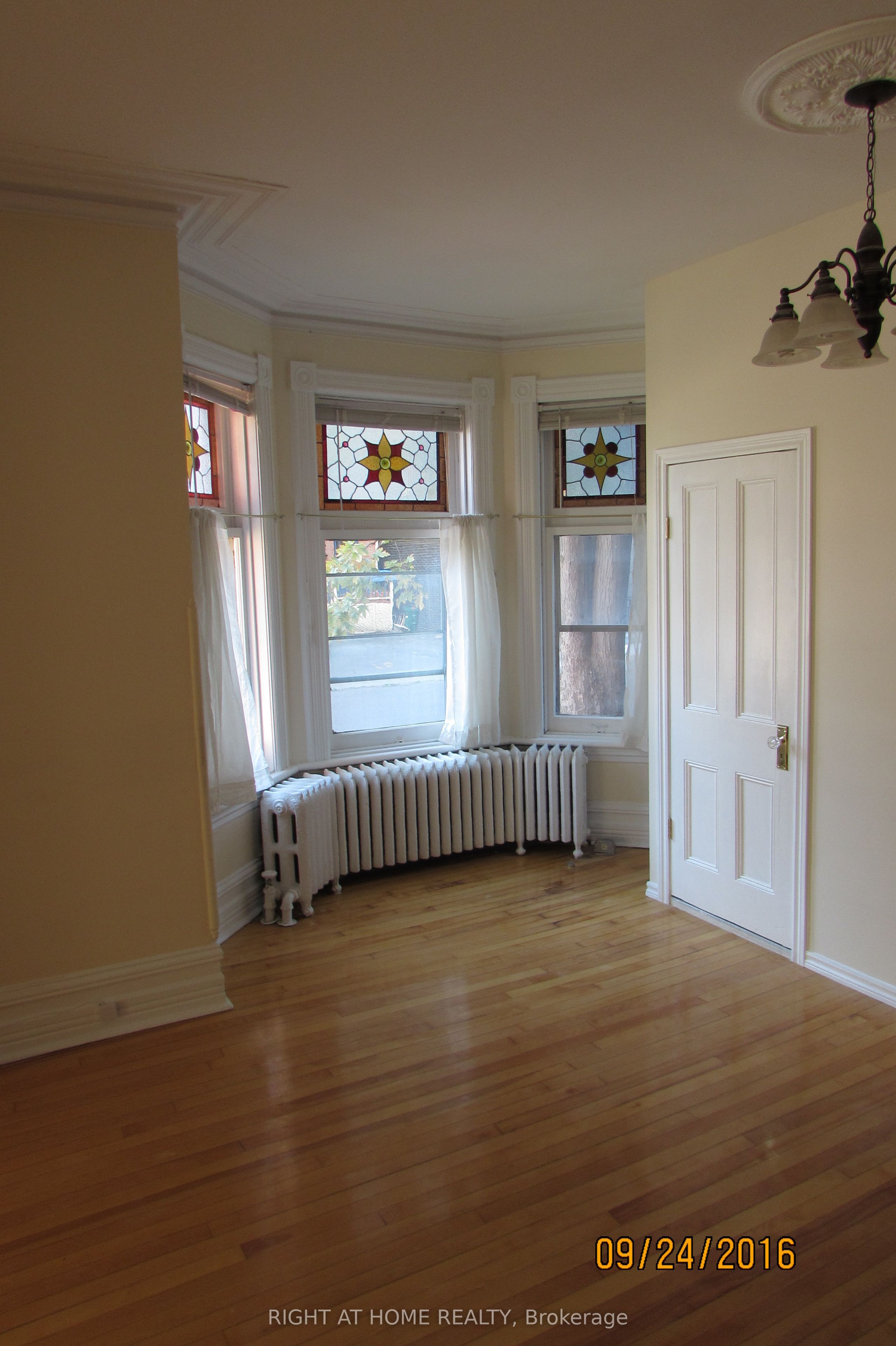 220 Lyon St N Property Photo 7