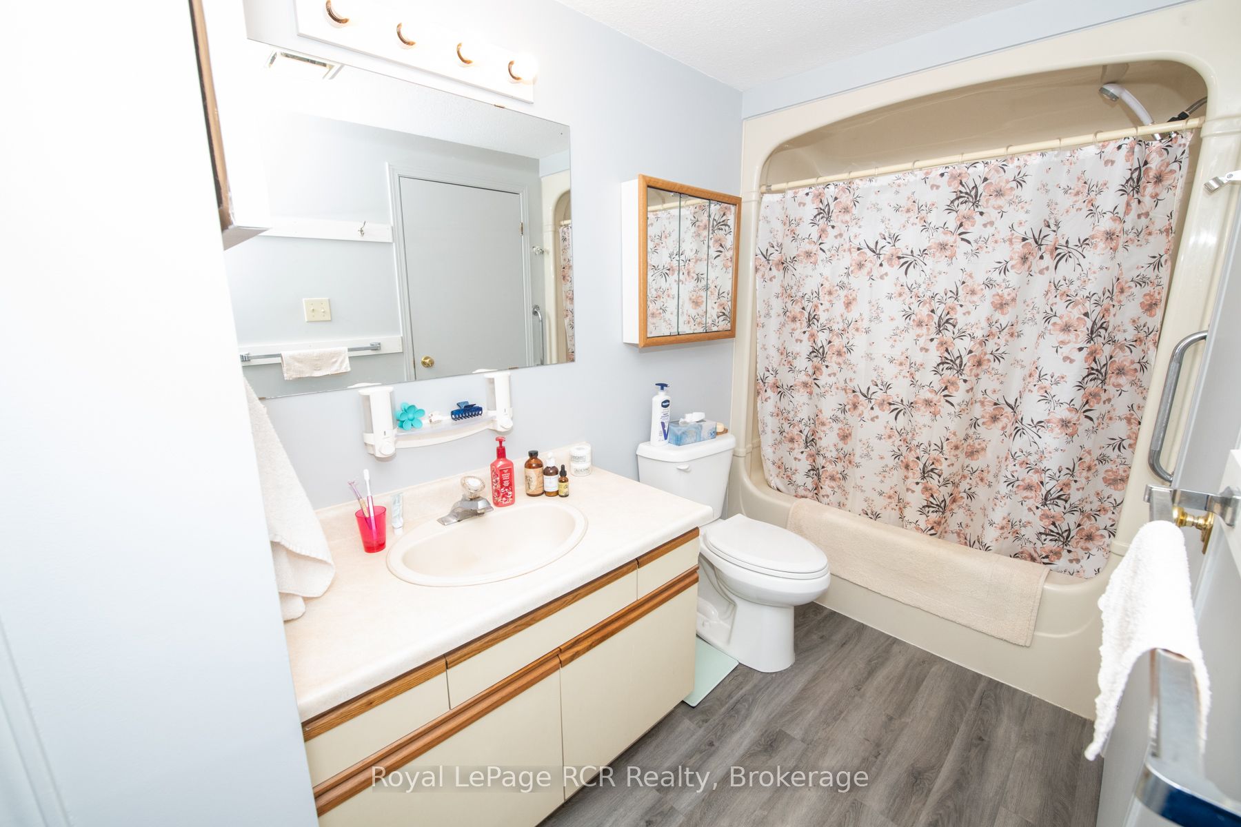 497 Birmingham Street W 108 Property Photo 16