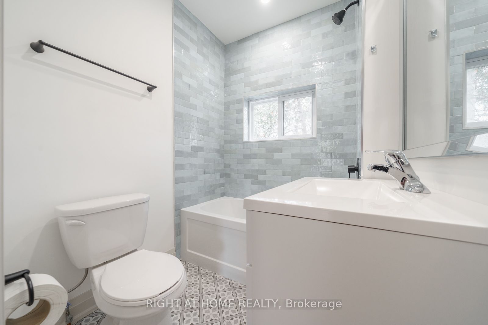 105 Aikman Avenue Property Photo 3