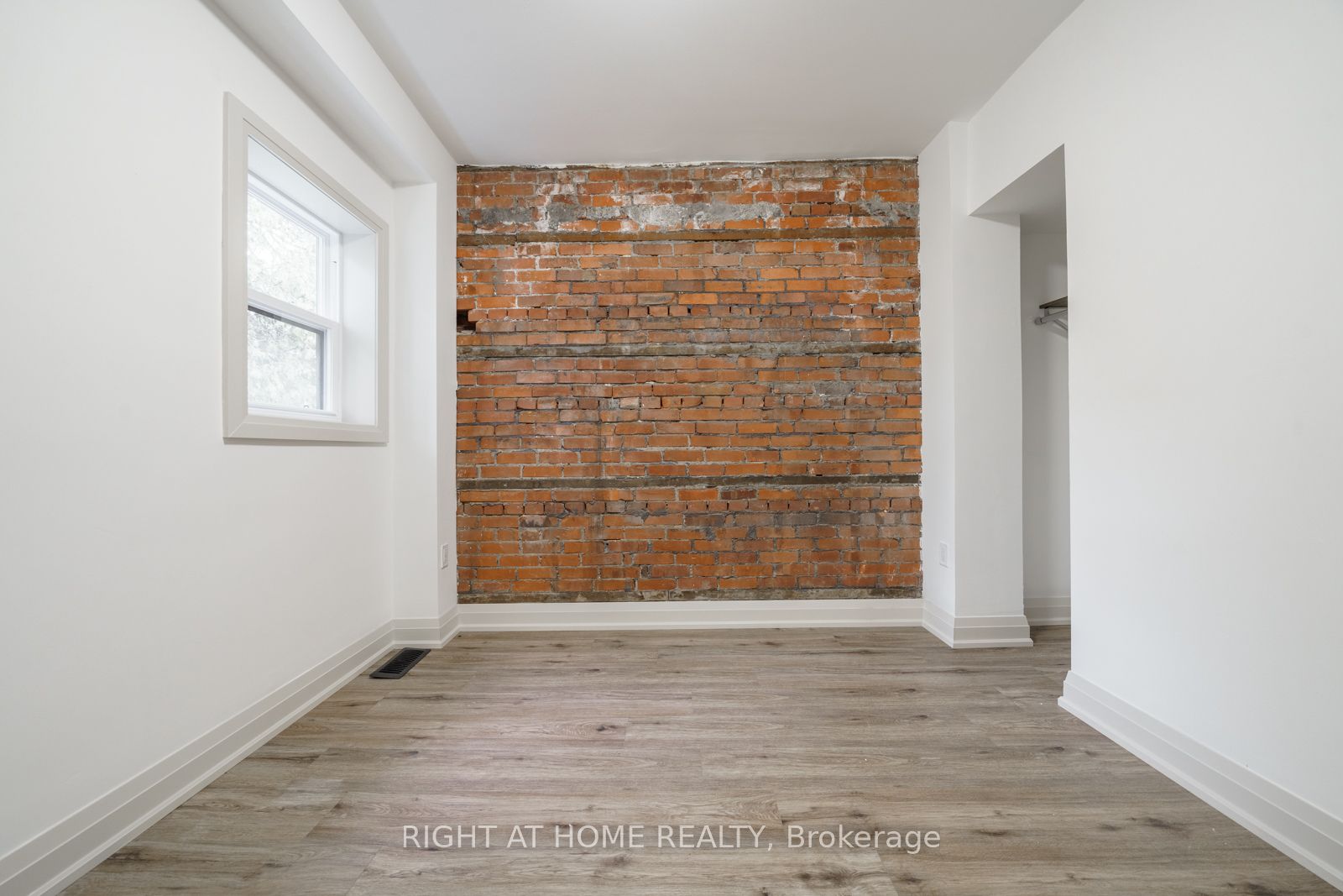 105 Aikman Avenue Property Photo 5