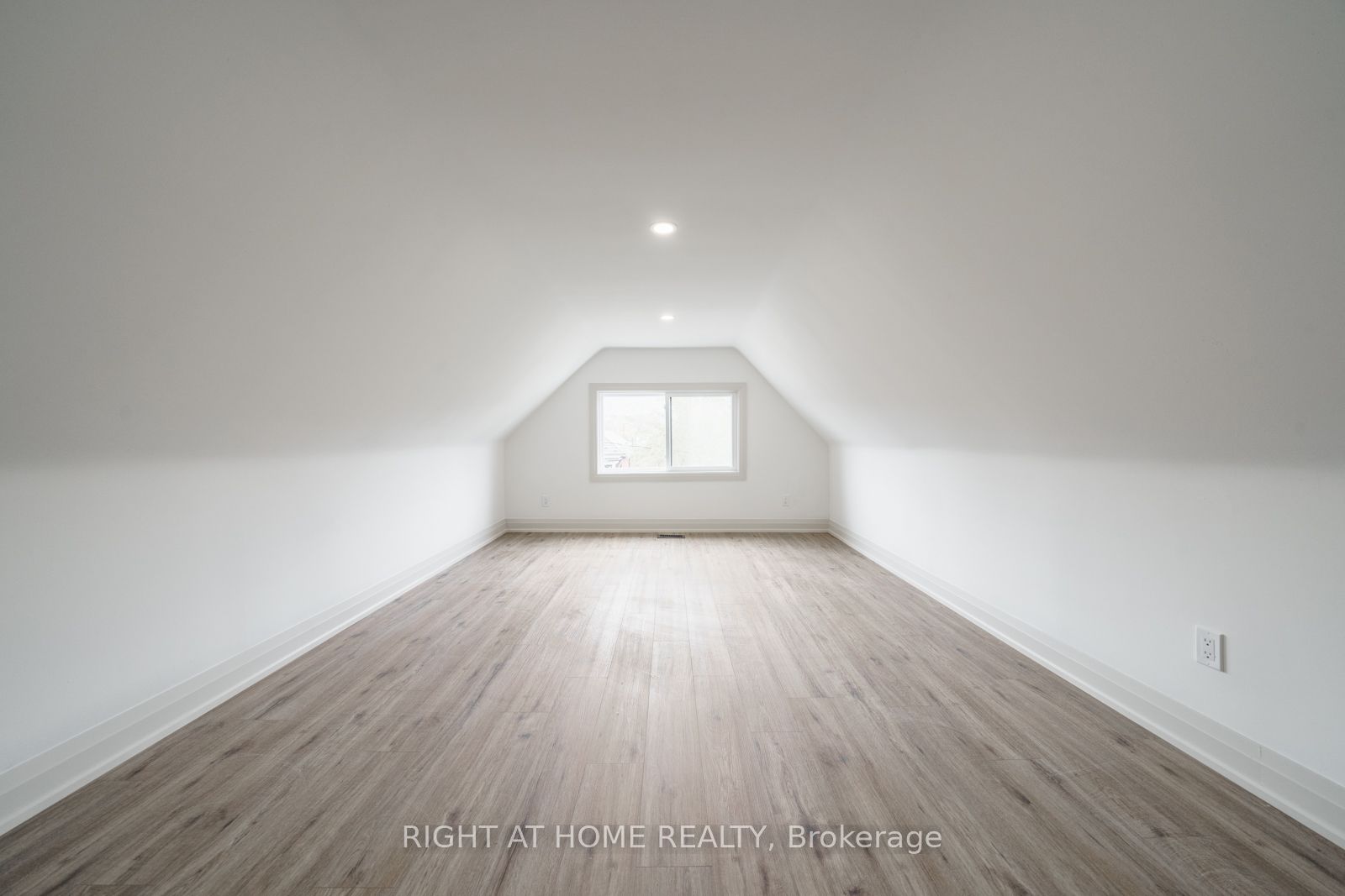 105 Aikman Avenue Property Photo 13