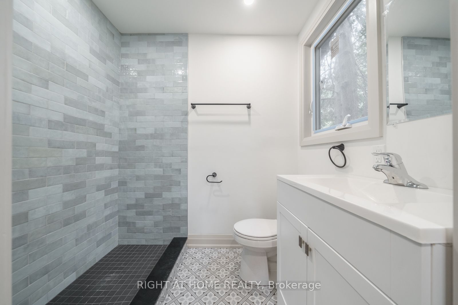 105 Aikman Avenue Property Photo 17