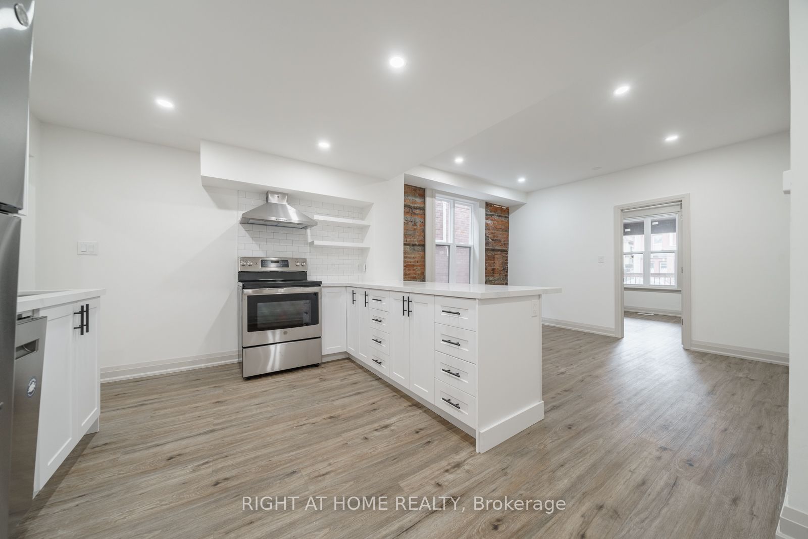 105 Aikman Avenue Property Photo 18