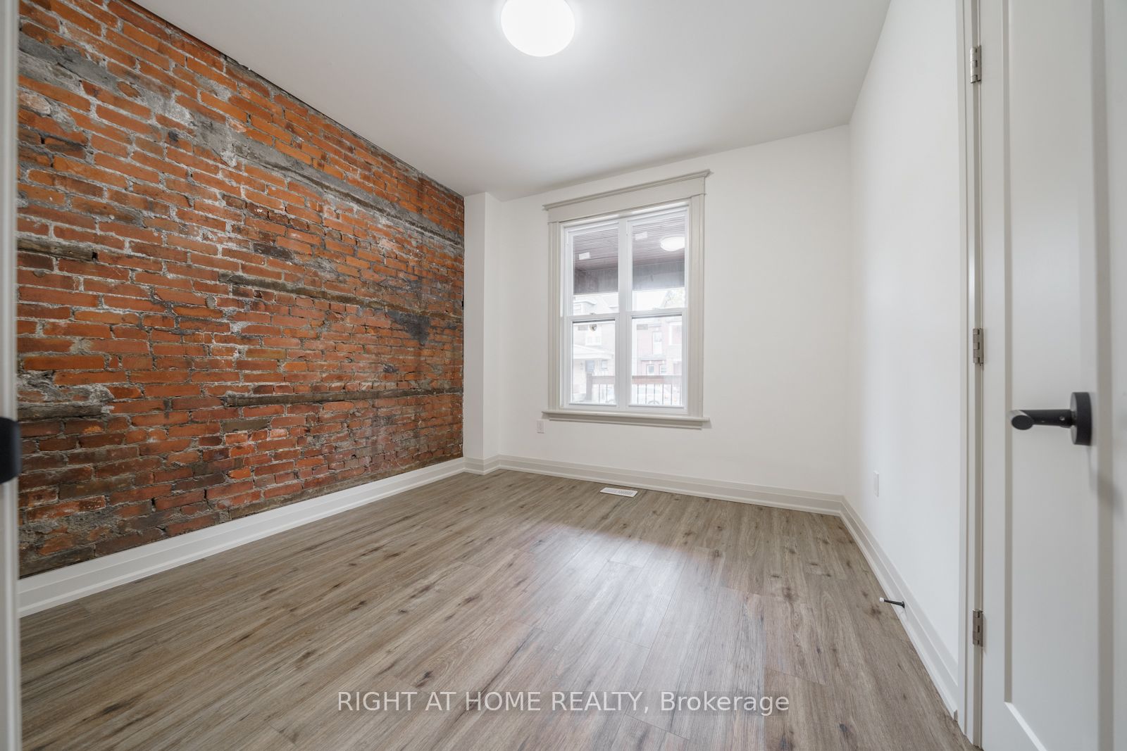105 Aikman Avenue Property Photo 26
