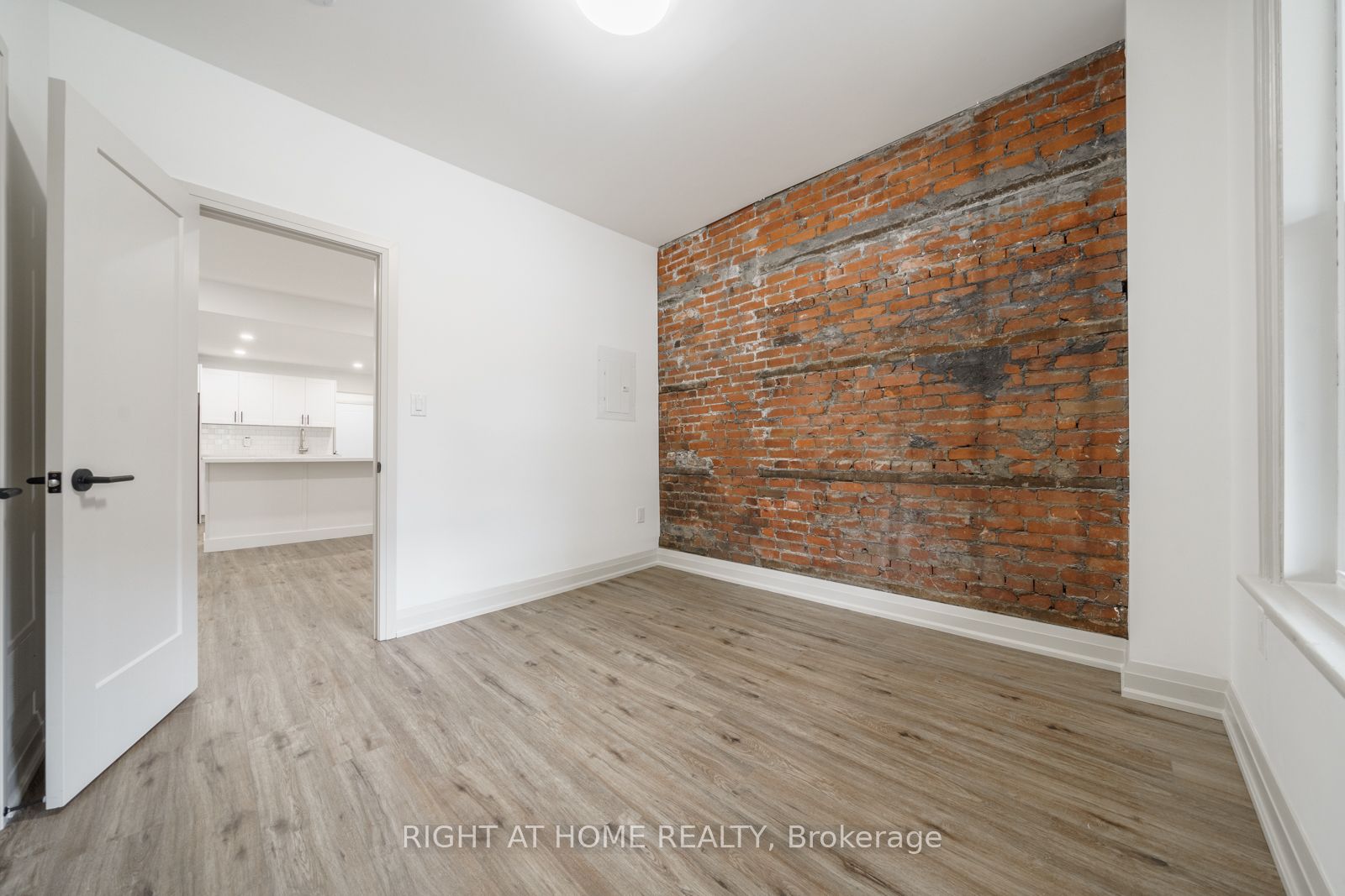 105 Aikman Avenue Property Photo 27
