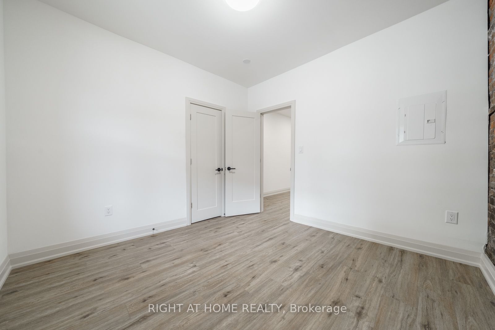 105 Aikman Avenue Property Photo 28