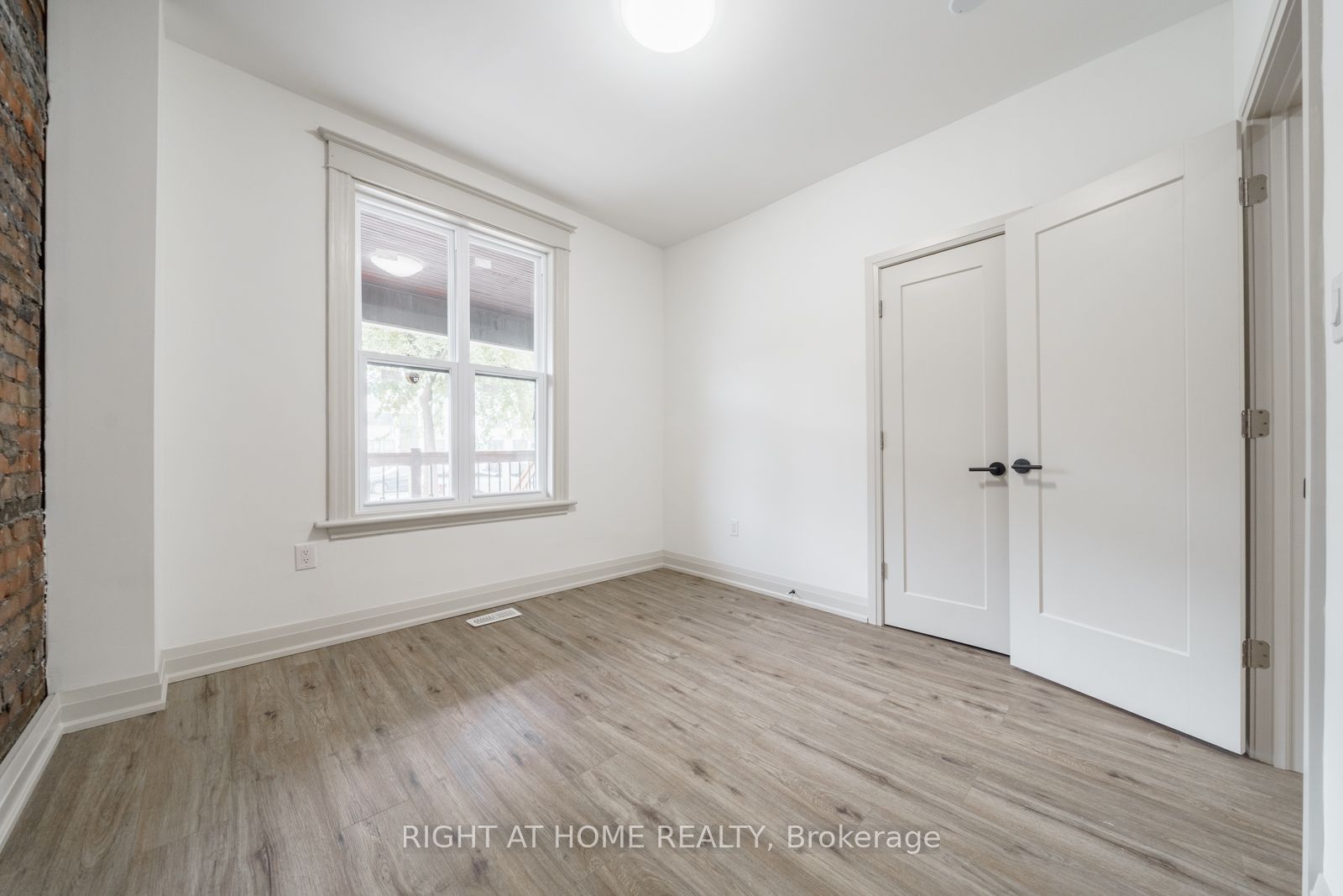 105 Aikman Avenue Property Photo 29
