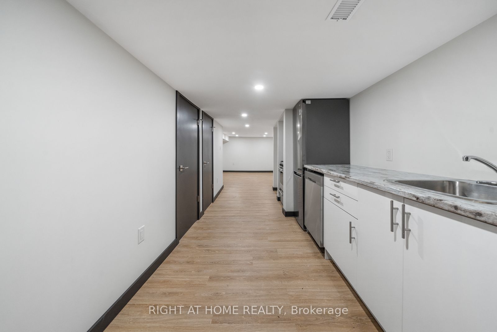 105 Aikman Avenue Property Photo 31