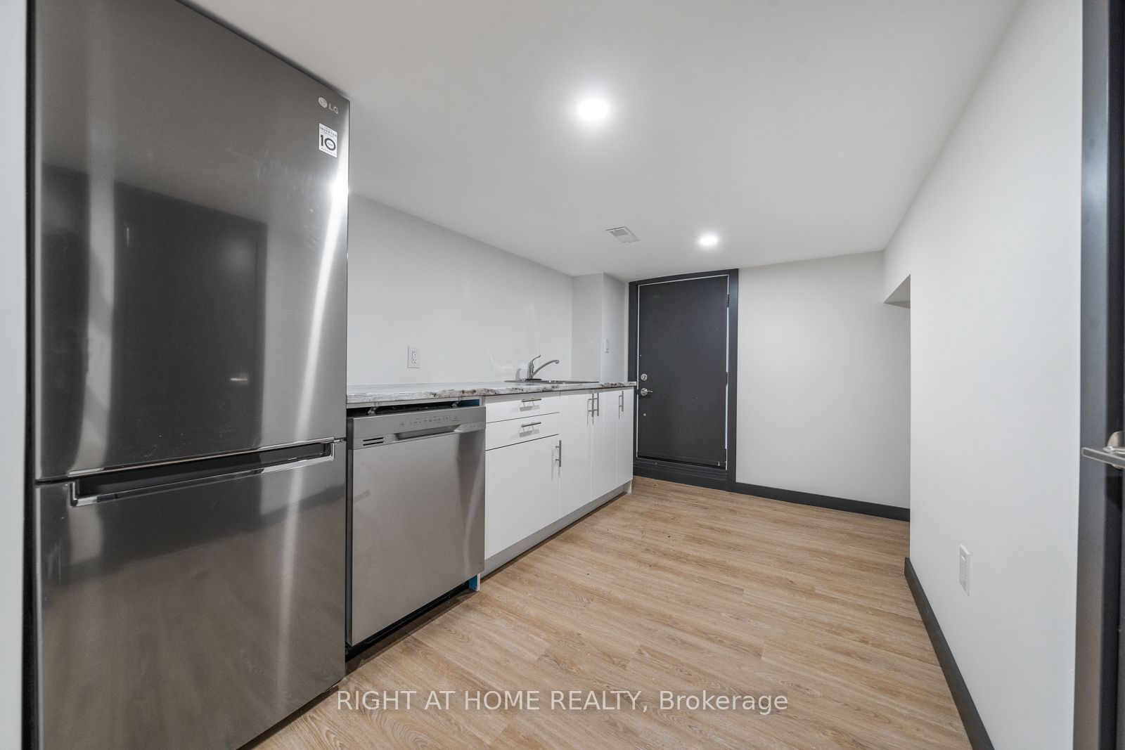 105 Aikman Avenue Property Photo 32