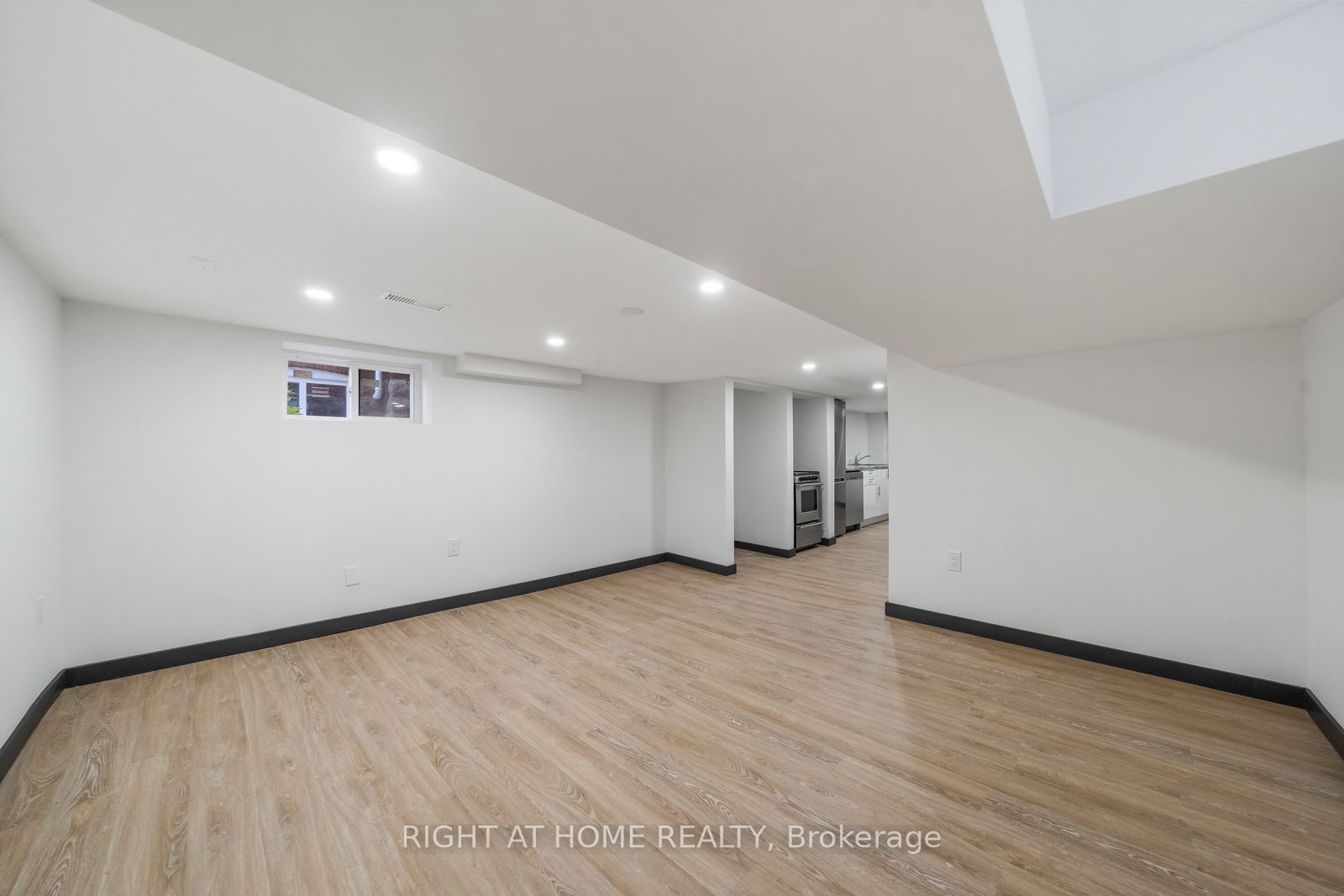 105 Aikman Avenue Property Photo 34